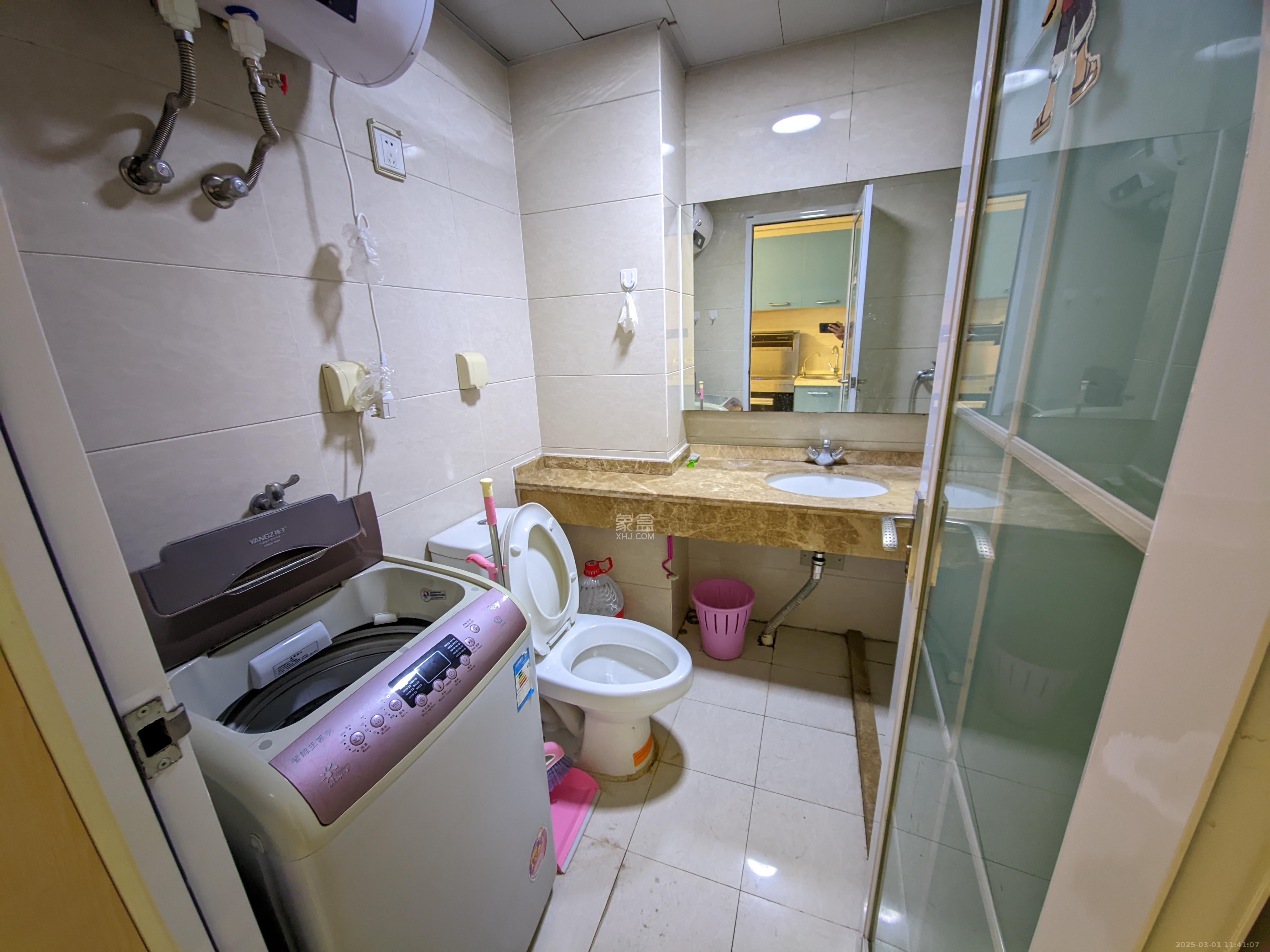 西子一间  1室1厅1卫   1600.00元/月室内图