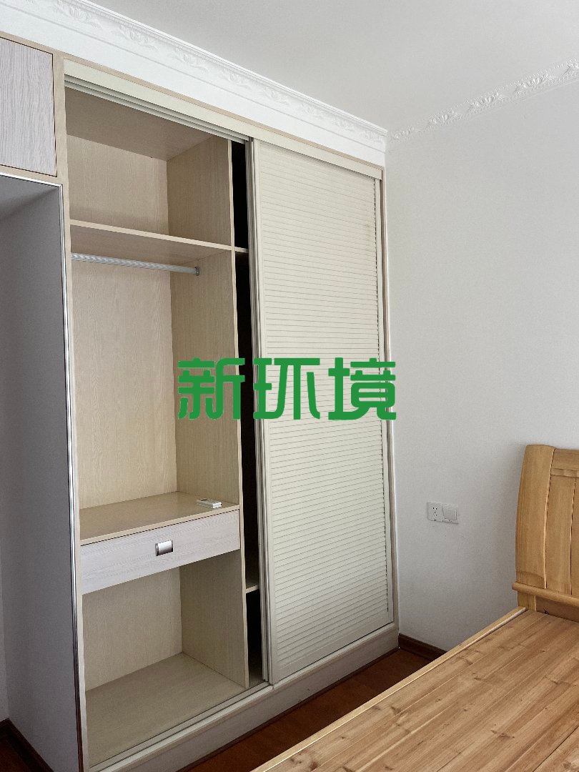 鑫成君泰  3室2厅2卫   72.00万客厅