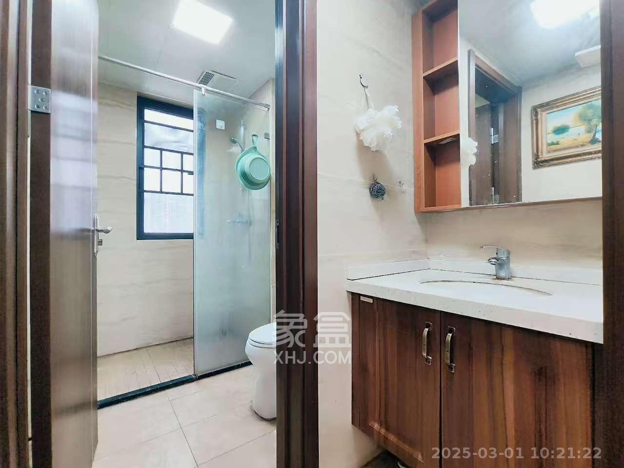 万润滨江天著  5室2厅2卫   3000.00元/月室内图