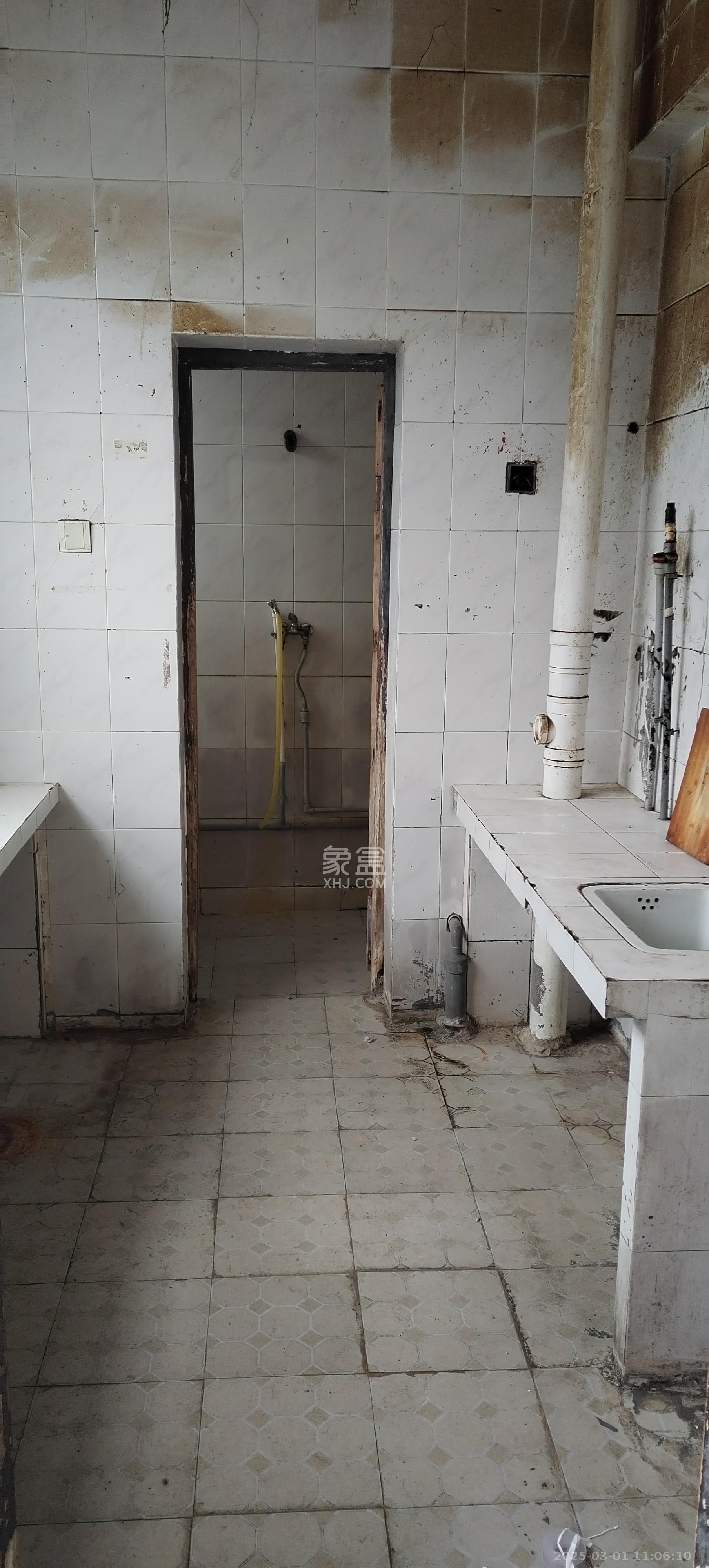 红星糖酒城 8室1厅1卫 1000.0元/月 红星糖酒城 8室1厅1卫 1000.0元/月室内图