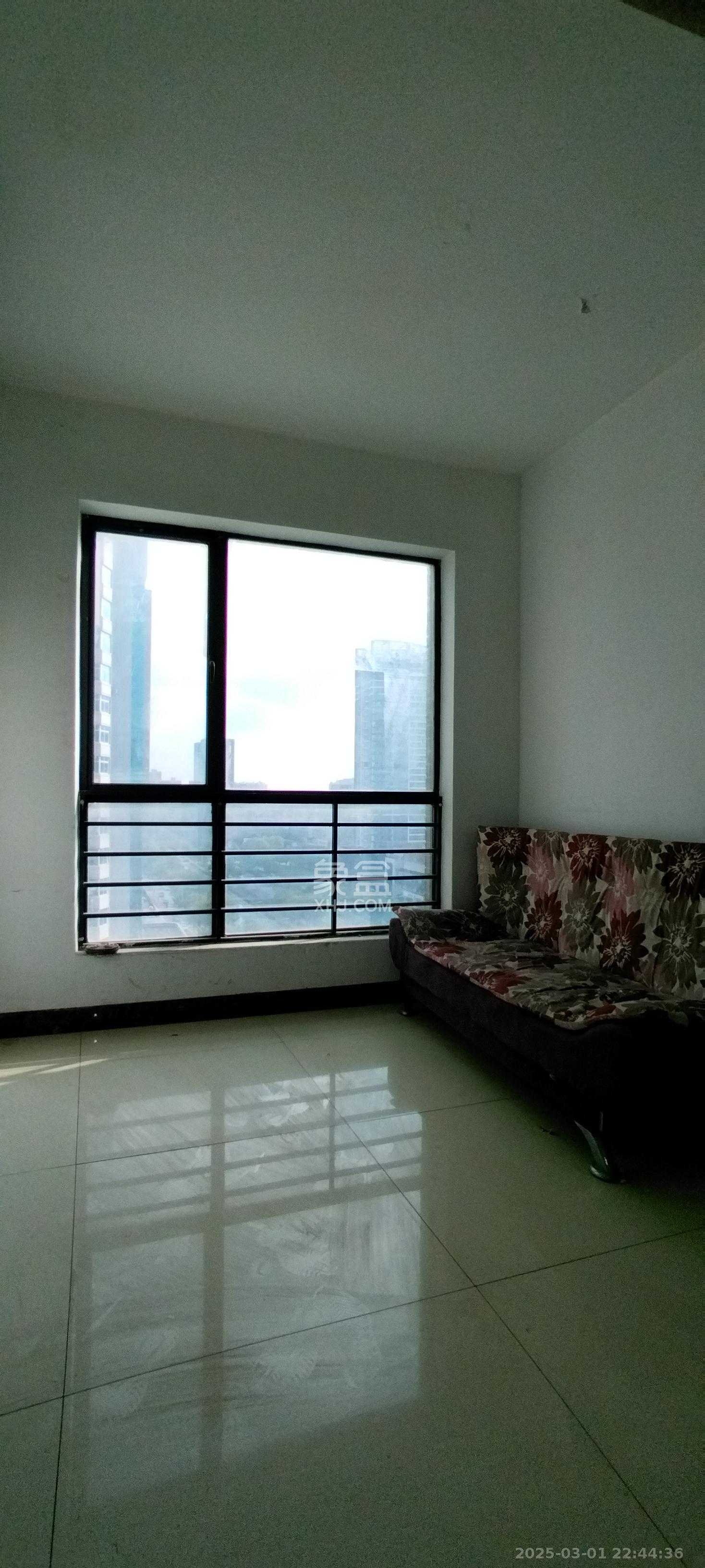 尚城 3室2厅1卫 2800.0元/月 尚城 3室2厅1卫 2800.0元/月室内图