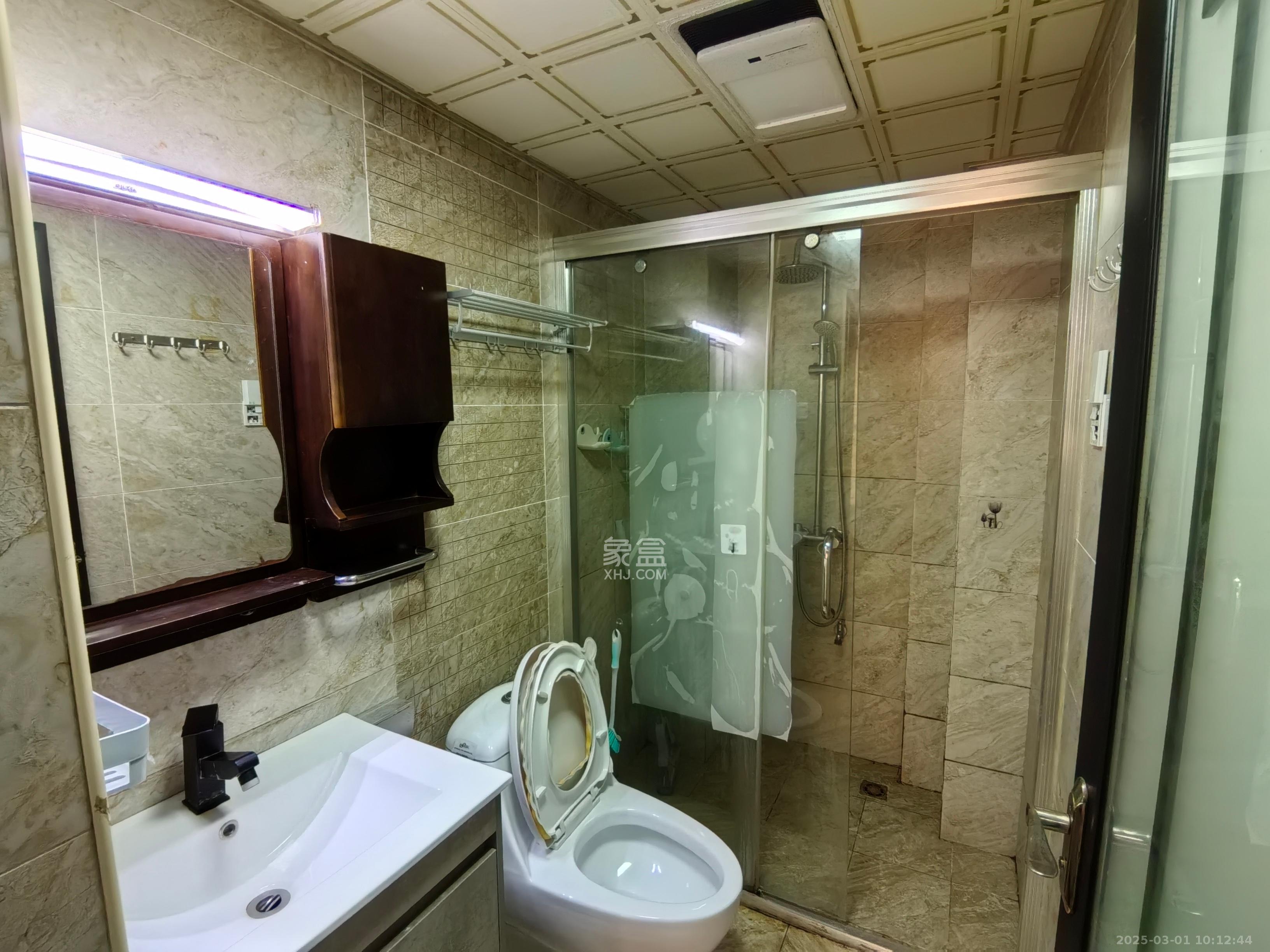 阳光锦城  1室1厅1卫    2300.0元/月 阳光锦城  1室1厅1卫    2300.0元/月室内图