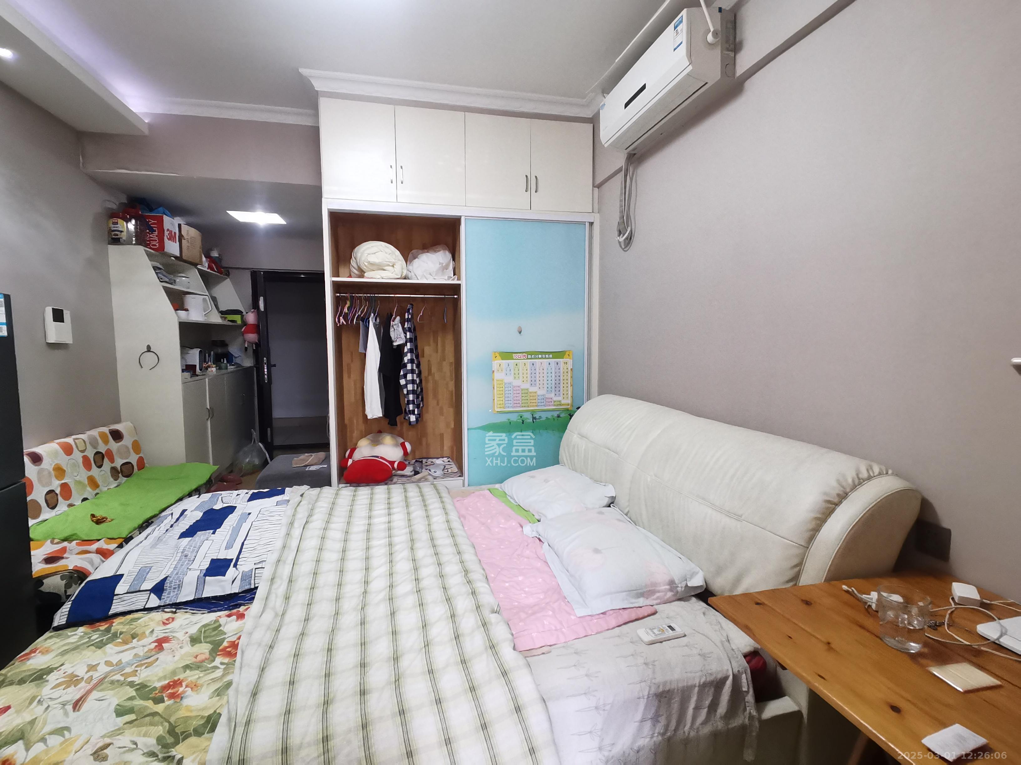 爵士湘  1室1厅1卫   1100.00元/月室内图