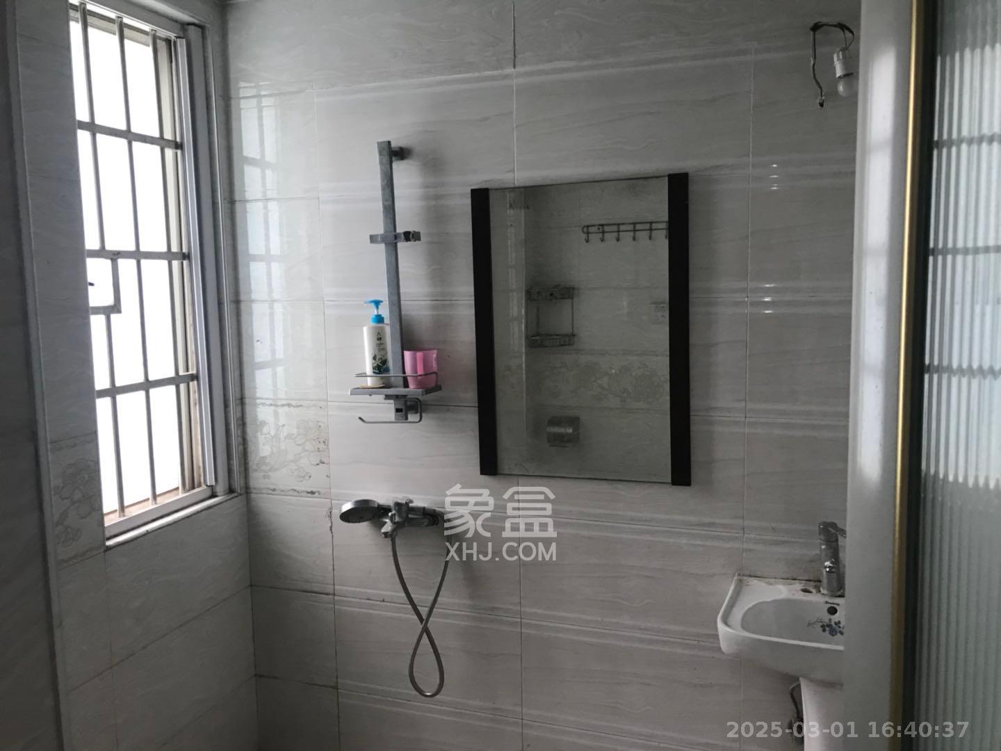 华雅花园 3室2厅1卫 2800.0元/月 华雅花园 3室2厅1卫 2800.0元/月室内图