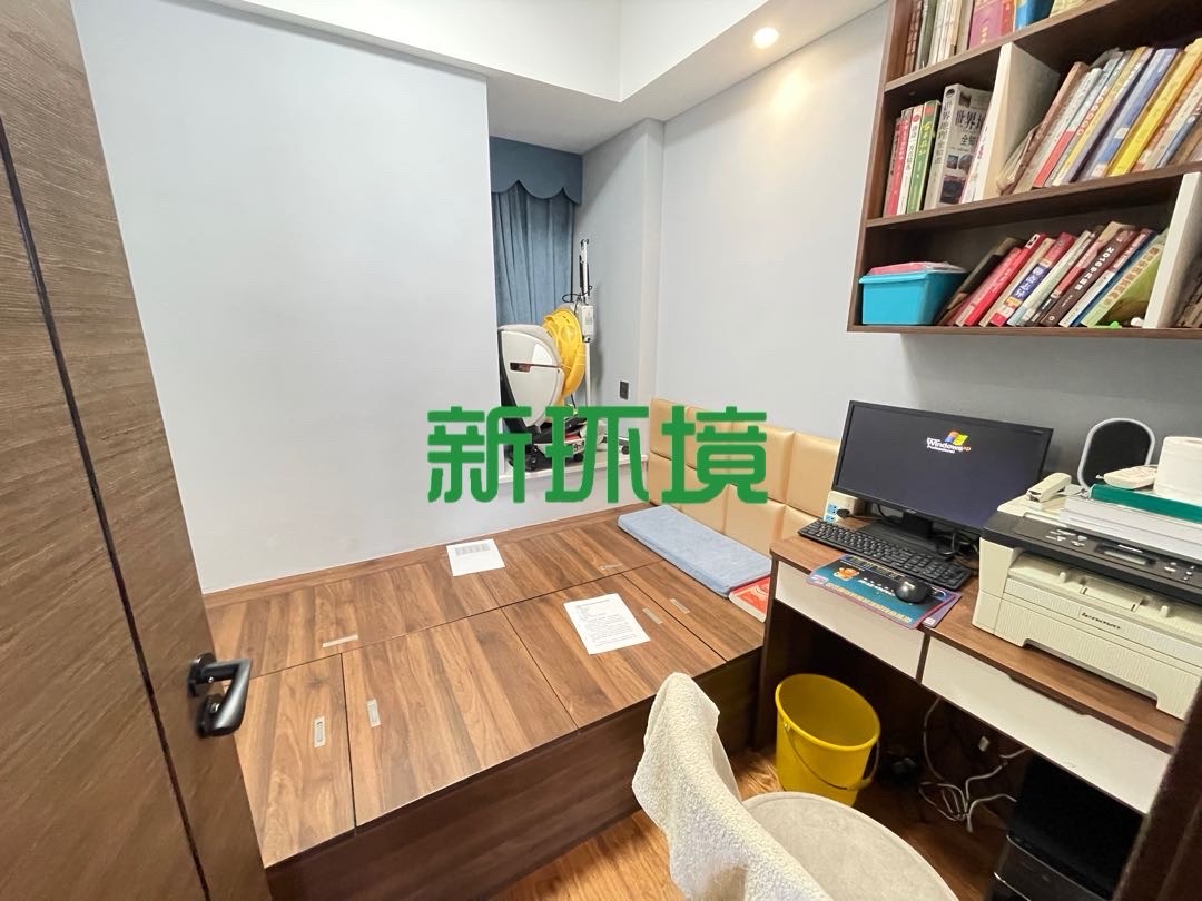 江与城  3室2厅2卫   85.00万客厅