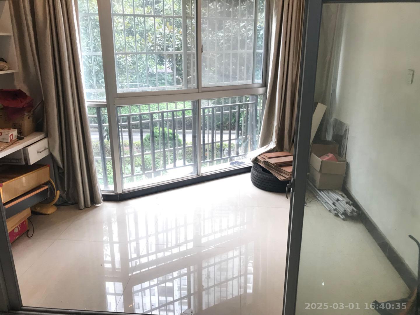 华雅花园 3室2厅1卫 2800.0元/月 华雅花园 3室2厅1卫 2800.0元/月室内图