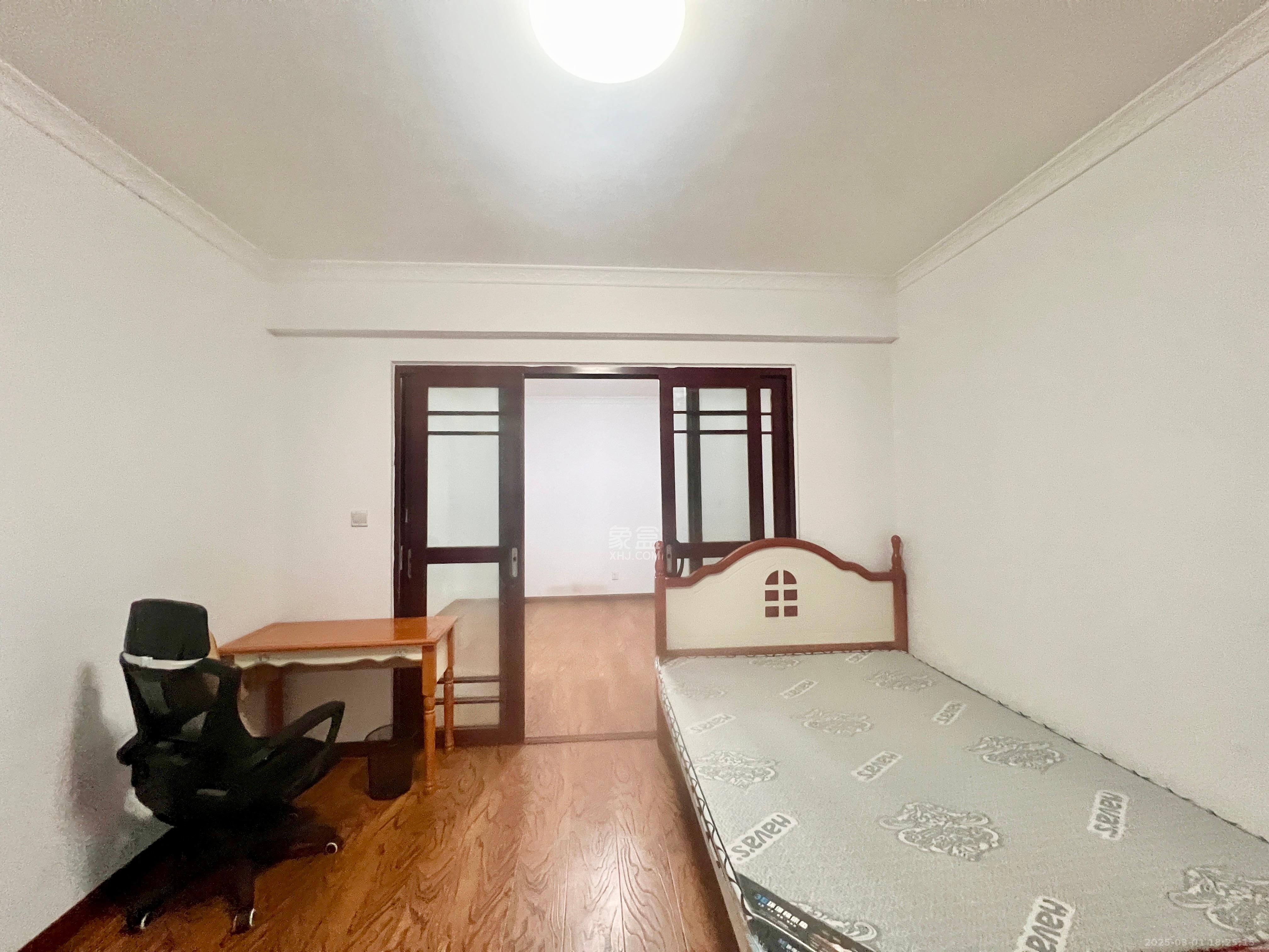 保利麓谷林语D区 3室2厅2卫 2700.0元/月 保利麓谷林语D区 3室2厅2卫 2700.0元/月室内图