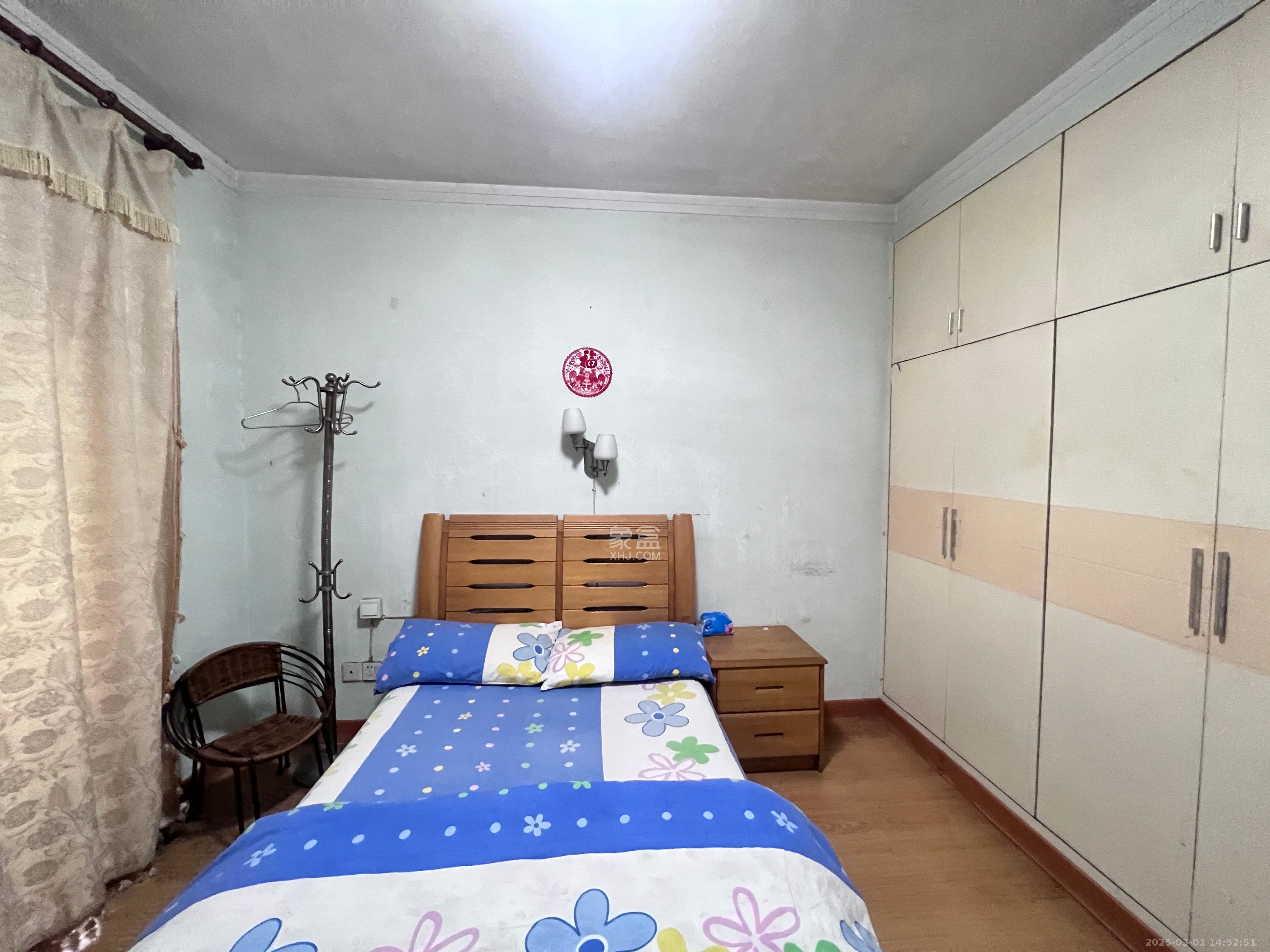 东方新城  3室2厅2卫   2400.00元/月室内图