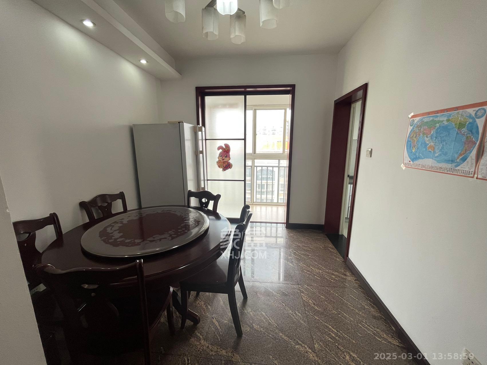 嘉盛华庭(一期、二期、三期) 4室2厅1卫 3300.0元/月 嘉盛华庭(一期、二期、三期) 4室2厅1卫 3300.0元/月室内图