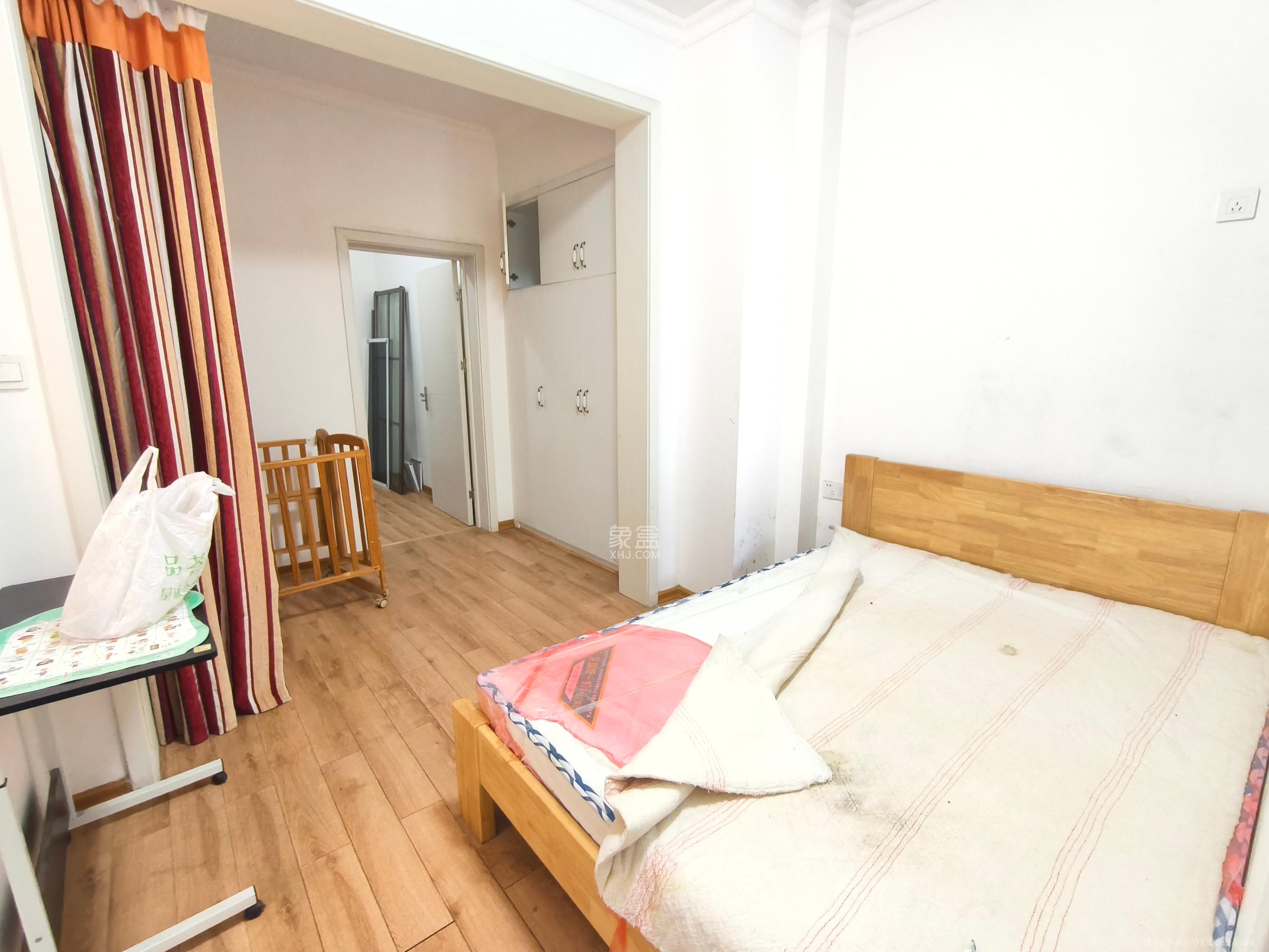 勤诚达新界 2室2厅1卫 1600.0元/月 勤诚达新界 2室2厅1卫 1600.0元/月室内图