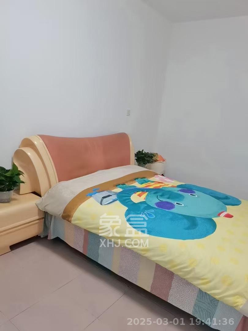 清水塘社区电信宿舍 1室2厅1卫 2800.0元/月 清水塘社区电信宿舍 1室2厅1卫 2800.0元/月室内图