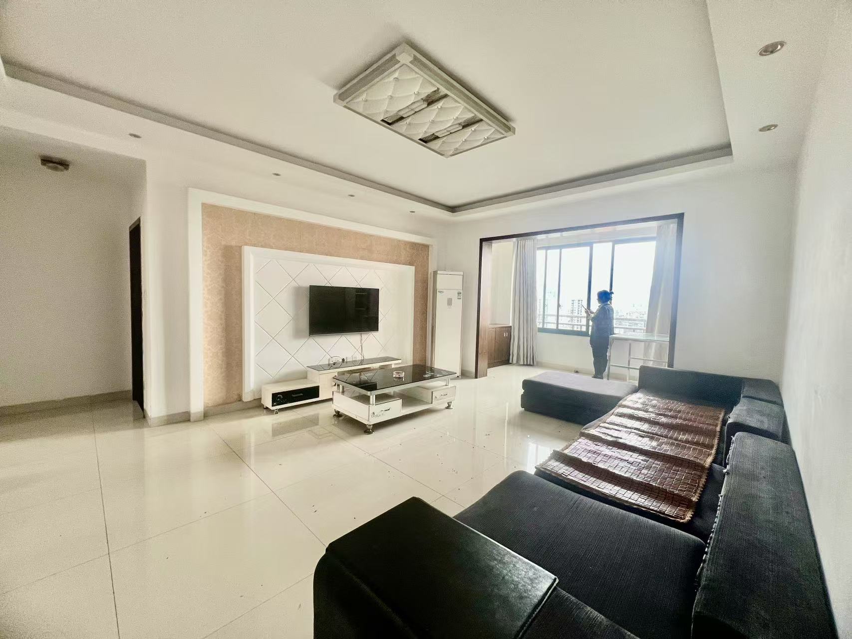 北美阳光城  3室2厅2卫    1800.0元/月 北美阳光城  3室2厅2卫    1800.0元/月室内图1