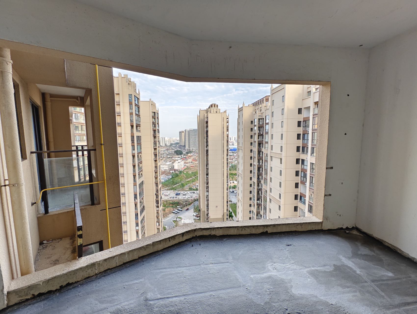 恩祥新城  5室2厅2卫    215.0万 恩祥新城  5室2厅2卫    215.0万