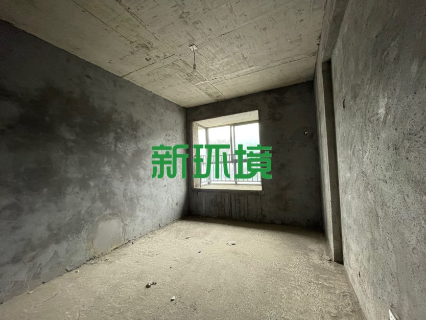 丽景天下一期 5室2厅2卫 71.8万 丽景天下一期 5室2厅2卫 71.8万客厅