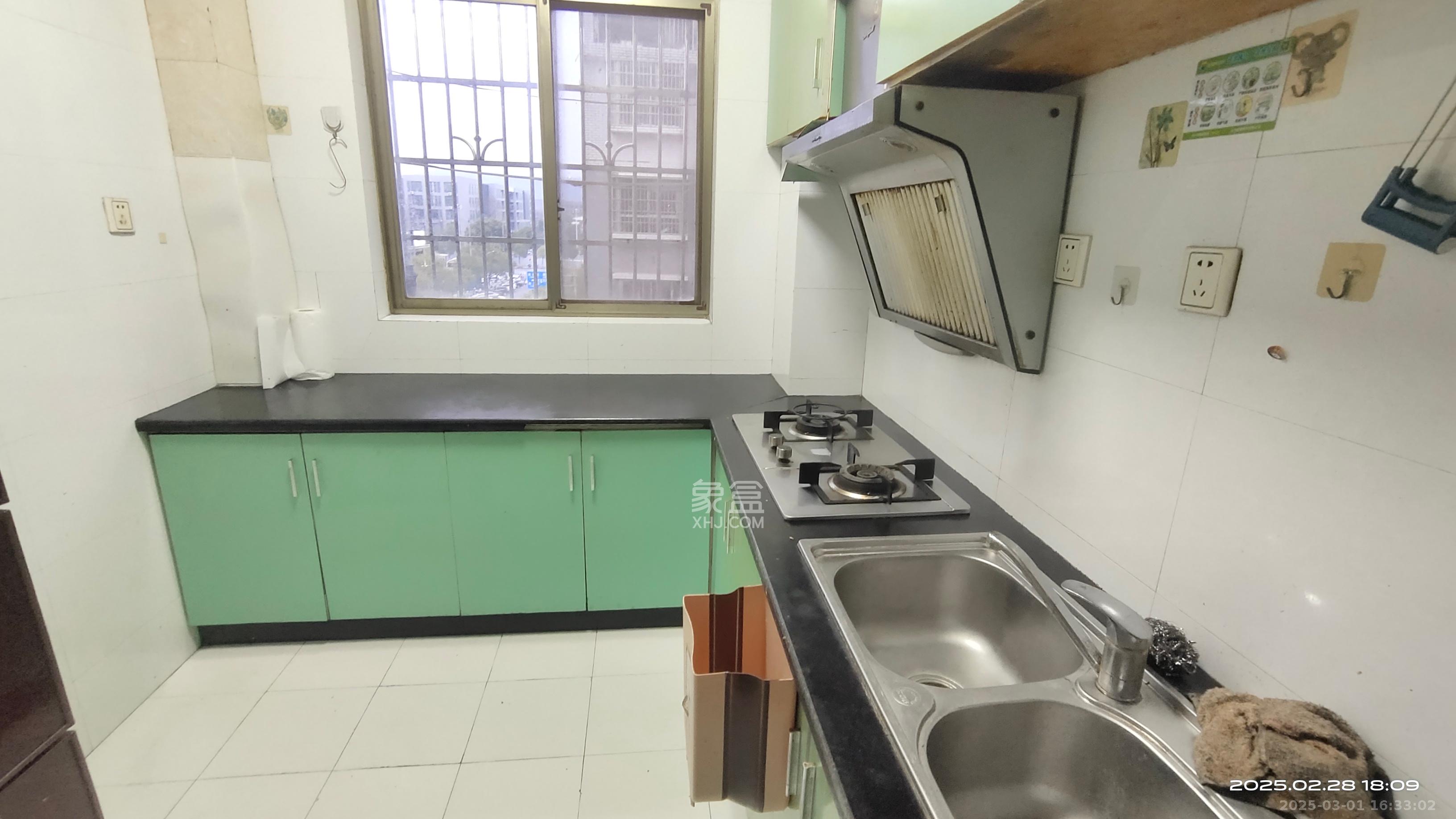 黄鹤小区3片 3室2厅1卫 1800.0元/月 黄鹤小区3片 3室2厅1卫 1800.0元/月室内图