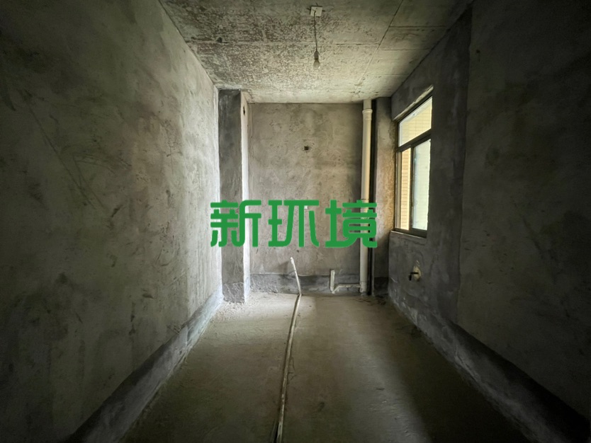 丽景天下一期 5室2厅2卫 71.8万 丽景天下一期 5室2厅2卫 71.8万客厅