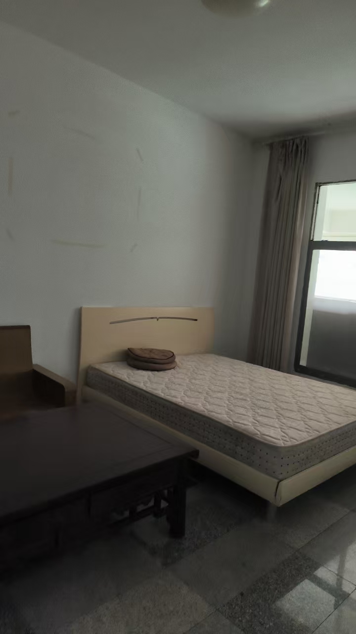 粮运大厦  4室1厅1卫    2200.0元/月室内图