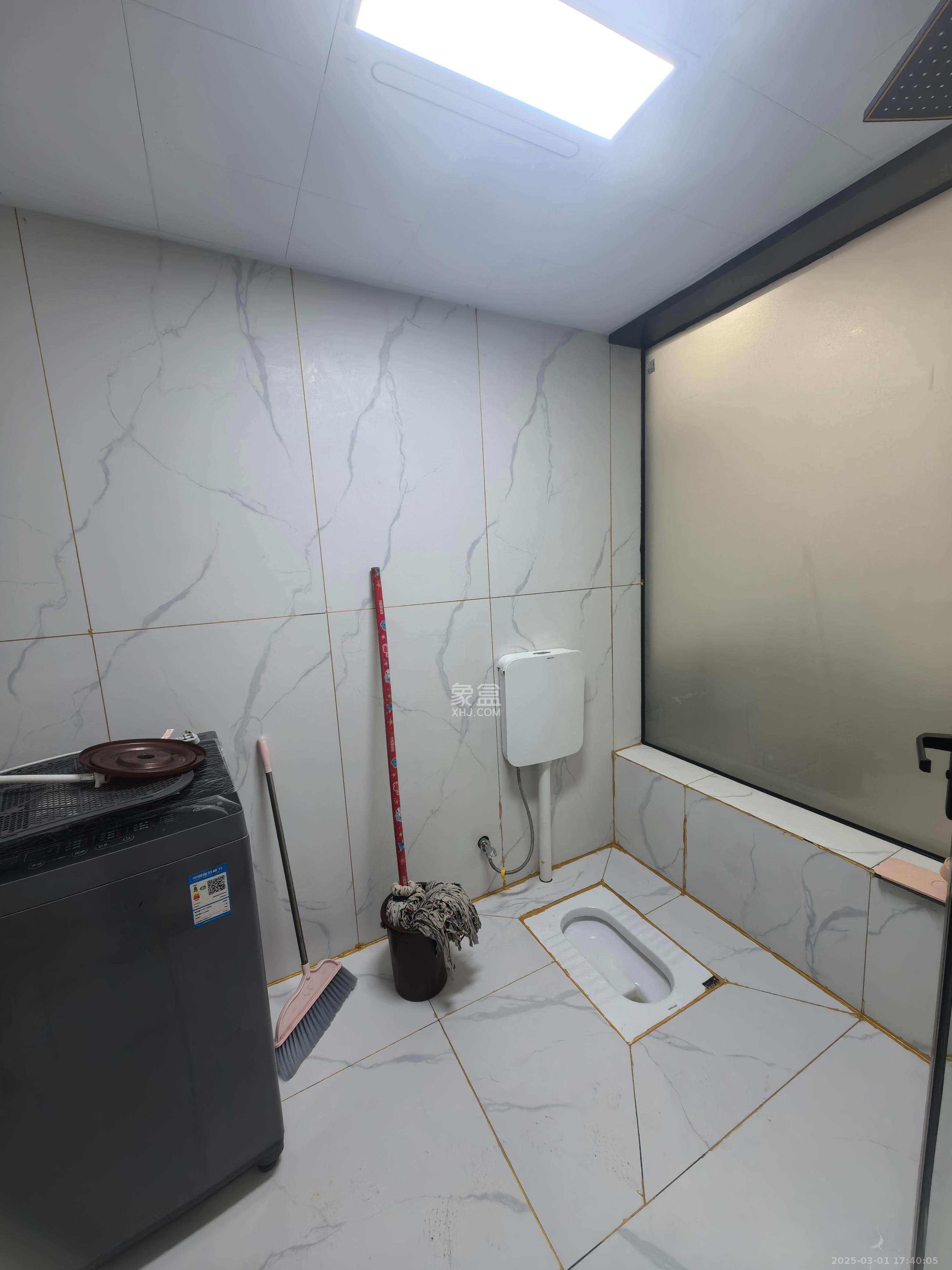 新世界广场 1室1厅1卫 1500.0元/月 新世界广场 1室1厅1卫 1500.0元/月室内图