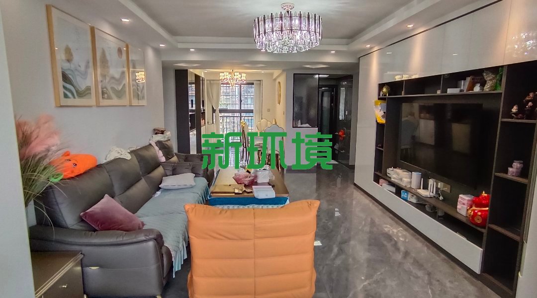 鑫成君泰  4室2厅2卫   98.80万客厅