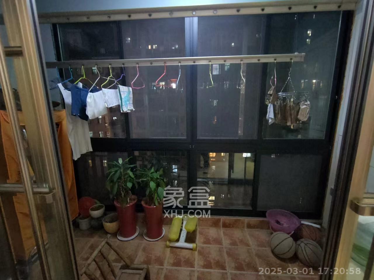 沁园春御院  3室2厅2卫   3300.00元/月室内图