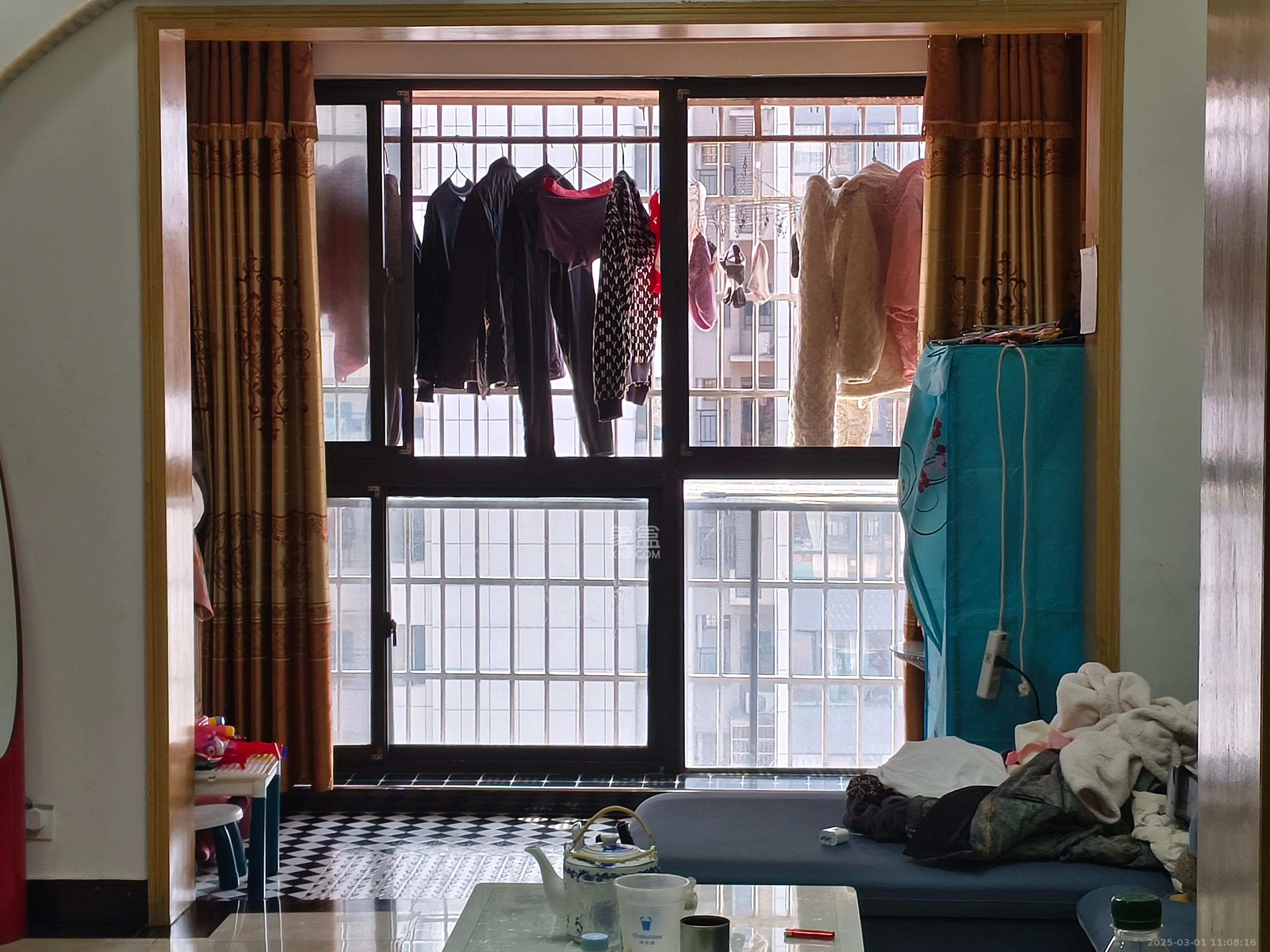 家兴苑 1室2厅1卫 2200.0元/月 家兴苑 1室2厅1卫 2200.0元/月室内图