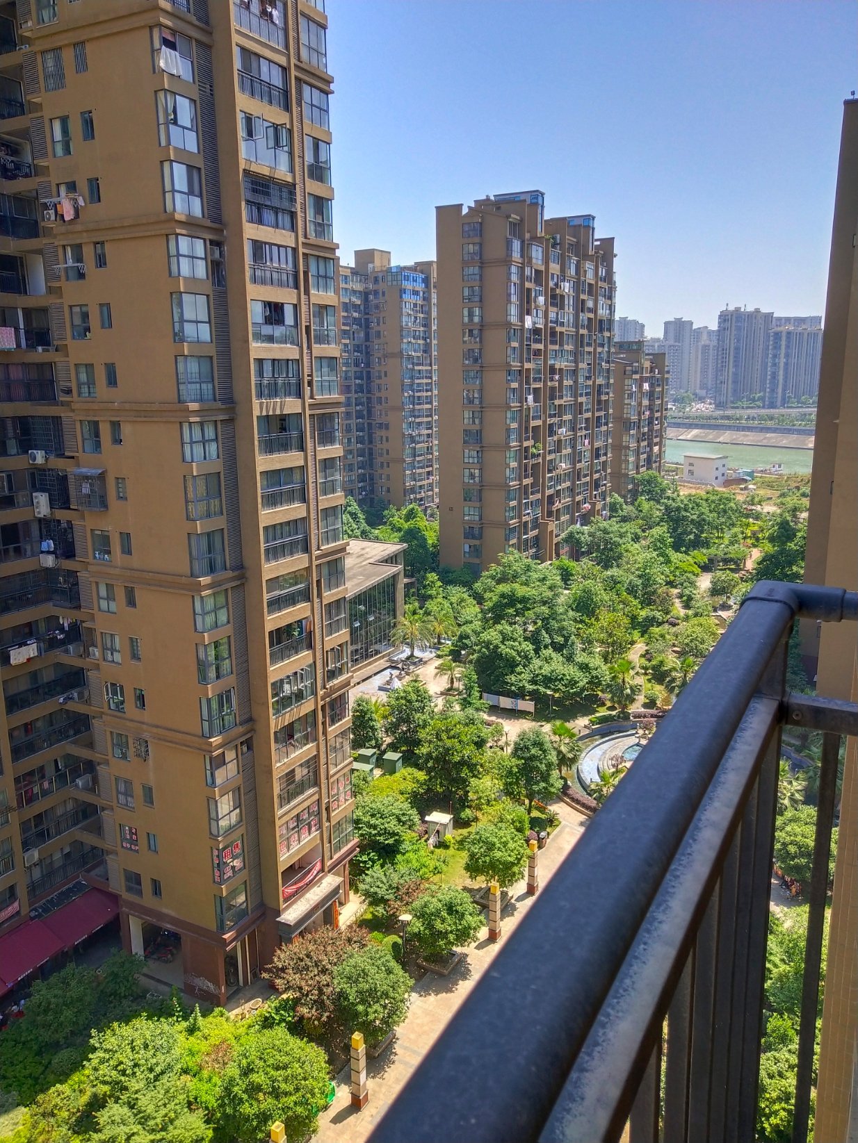 鑫成君泰 3室2厅2卫 71.5万 鑫成君泰 3室2厅2卫 71.5万客厅