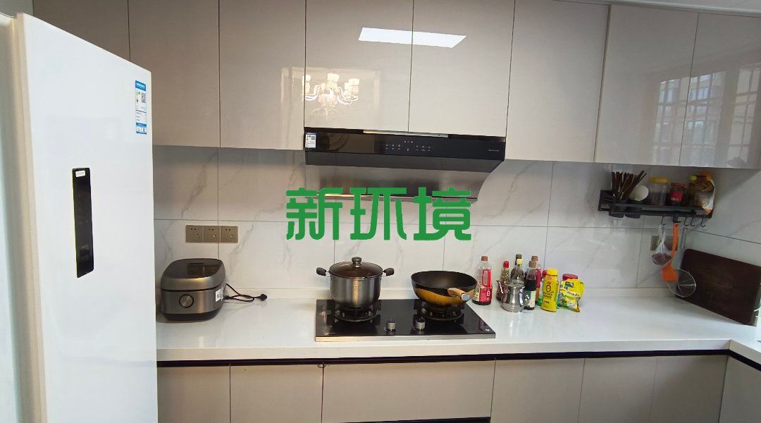 鑫成君泰  4室2厅2卫   98.80万客厅