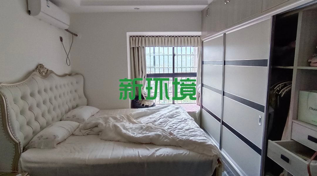 鑫成君泰  4室2厅2卫   98.80万客厅