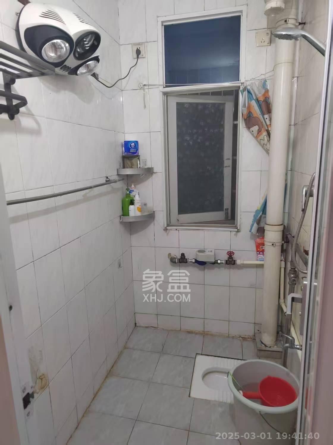 清水塘社区电信宿舍 1室2厅1卫 2800.0元/月 清水塘社区电信宿舍 1室2厅1卫 2800.0元/月室内图