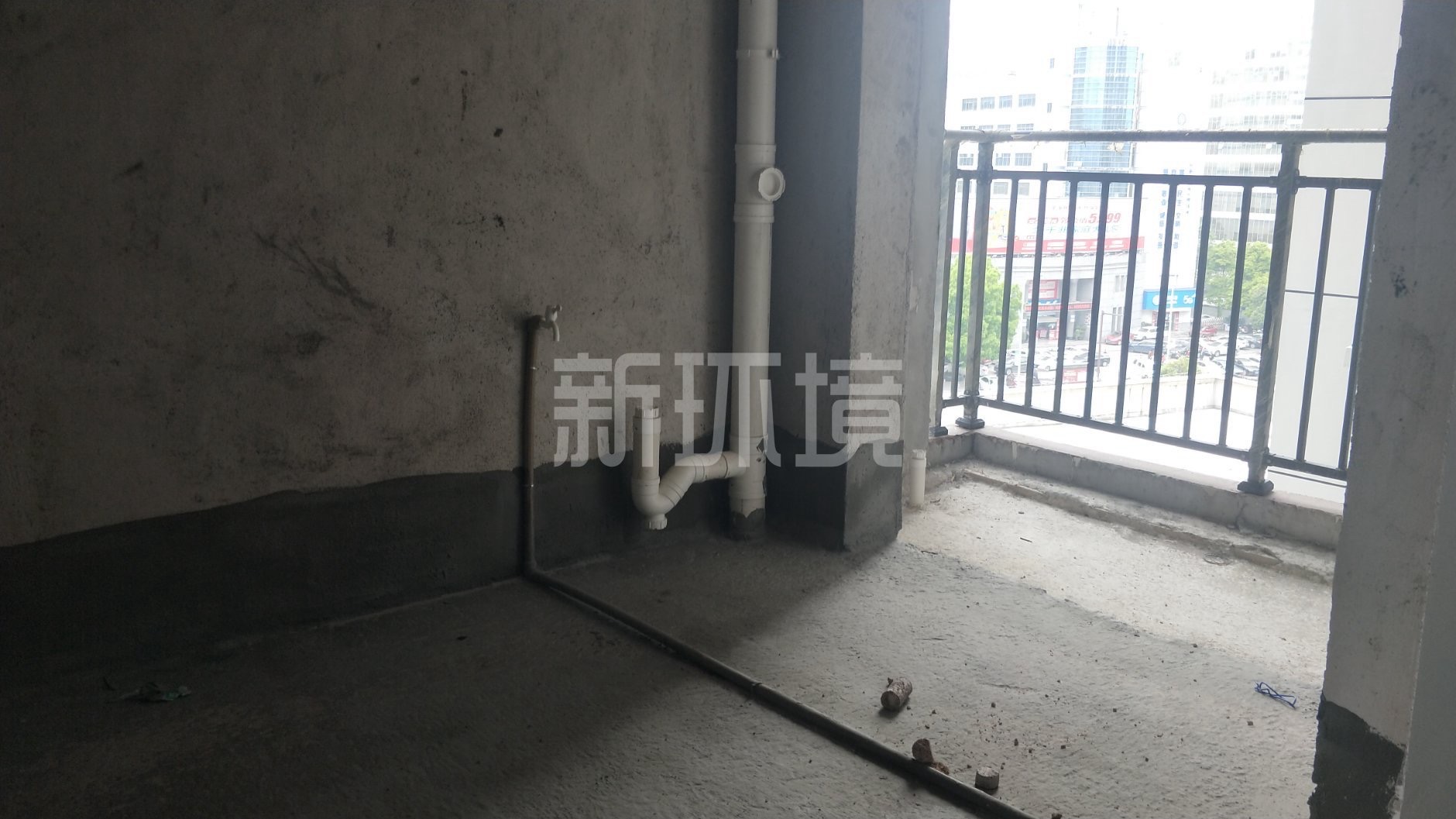 靛达广场  4室2厅2卫   103.00万