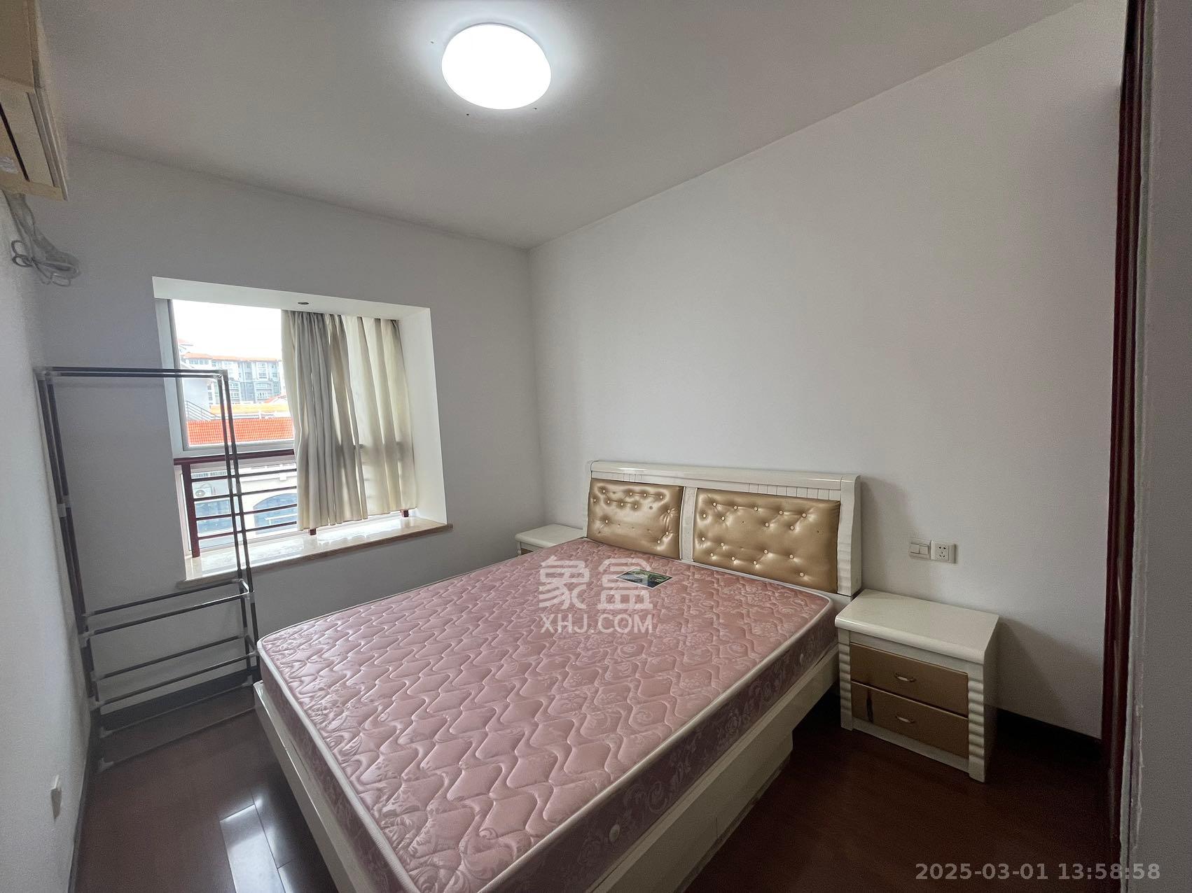 嘉盛华庭(一期、二期、三期) 4室2厅1卫 3300.0元/月 嘉盛华庭(一期、二期、三期) 4室2厅1卫 3300.0元/月室内图