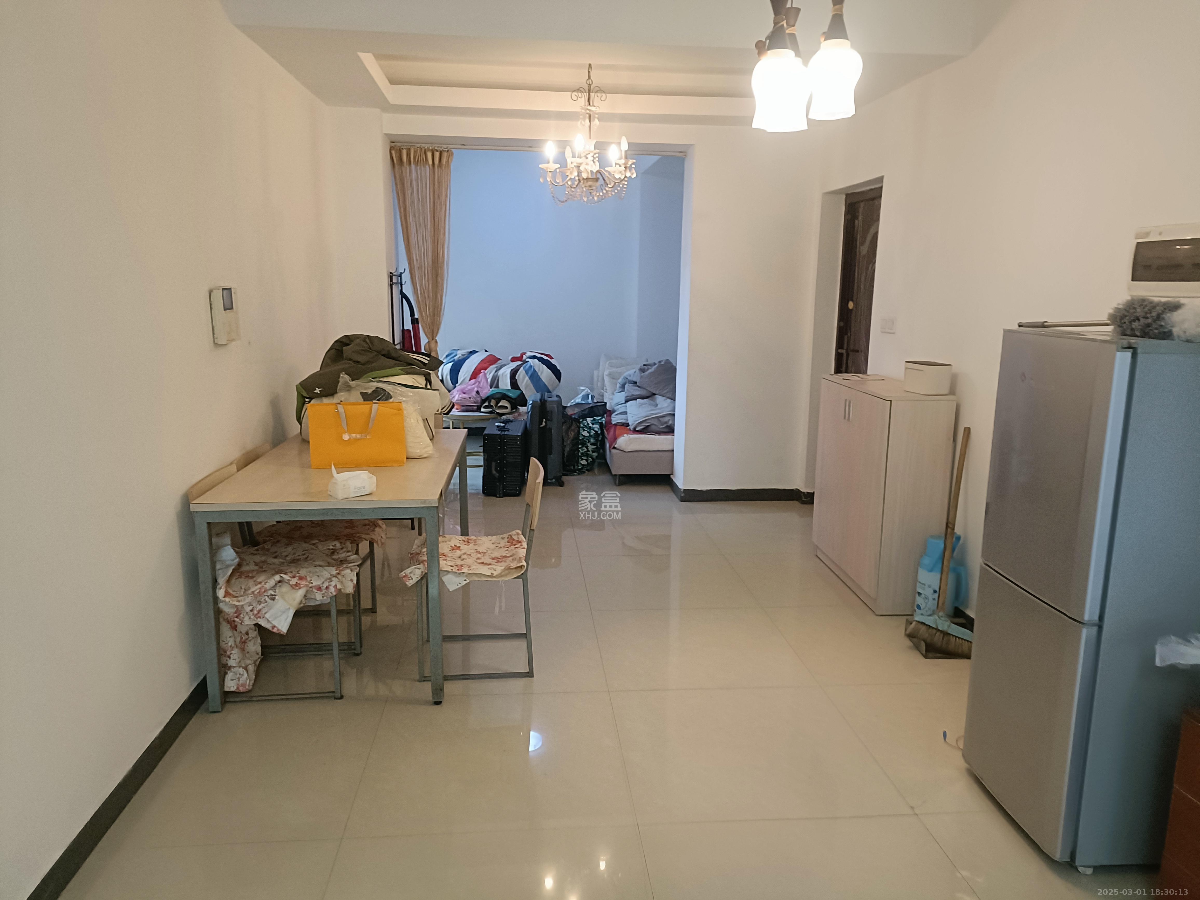 爵士湘 4室2厅1卫 2000.0元/月 爵士湘 4室2厅1卫 2000.0元/月室内图