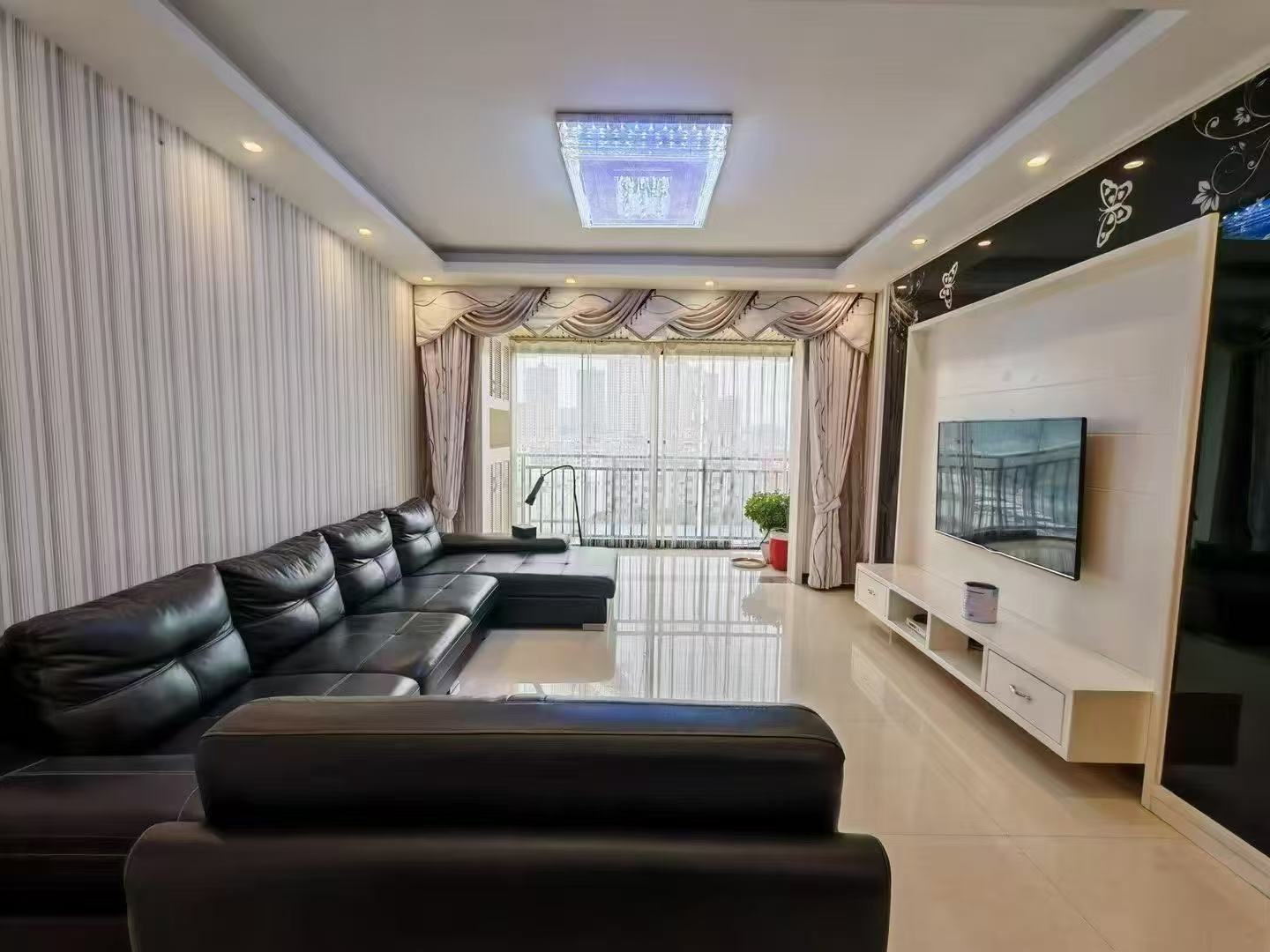 湾田家园 3室2厅2卫 63.8万 湾田家园 3室2厅2卫 63.8万客厅