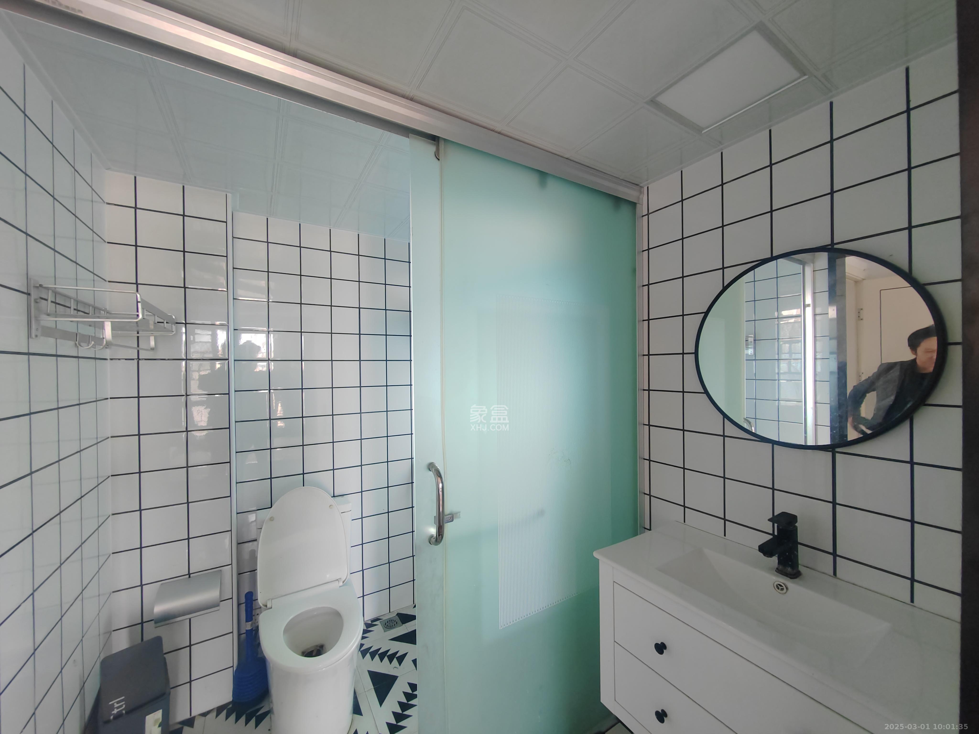 保利城(中航城国际社区、郡原美村) 3室2厅2卫 2500.0元/月 保利城(中航城国际社区、郡原美村) 3室2厅2卫 2500.0元/月室内图