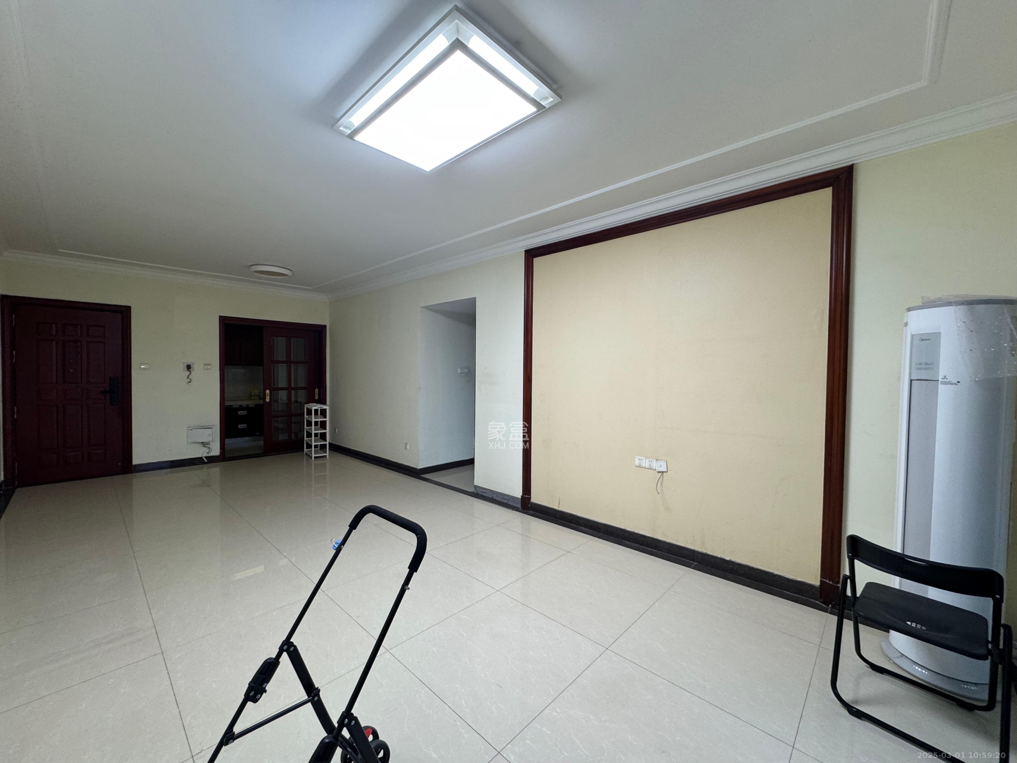 恒大雅苑 3室2厅2卫 2500.0元/月 恒大雅苑 3室2厅2卫 2500.0元/月室内图