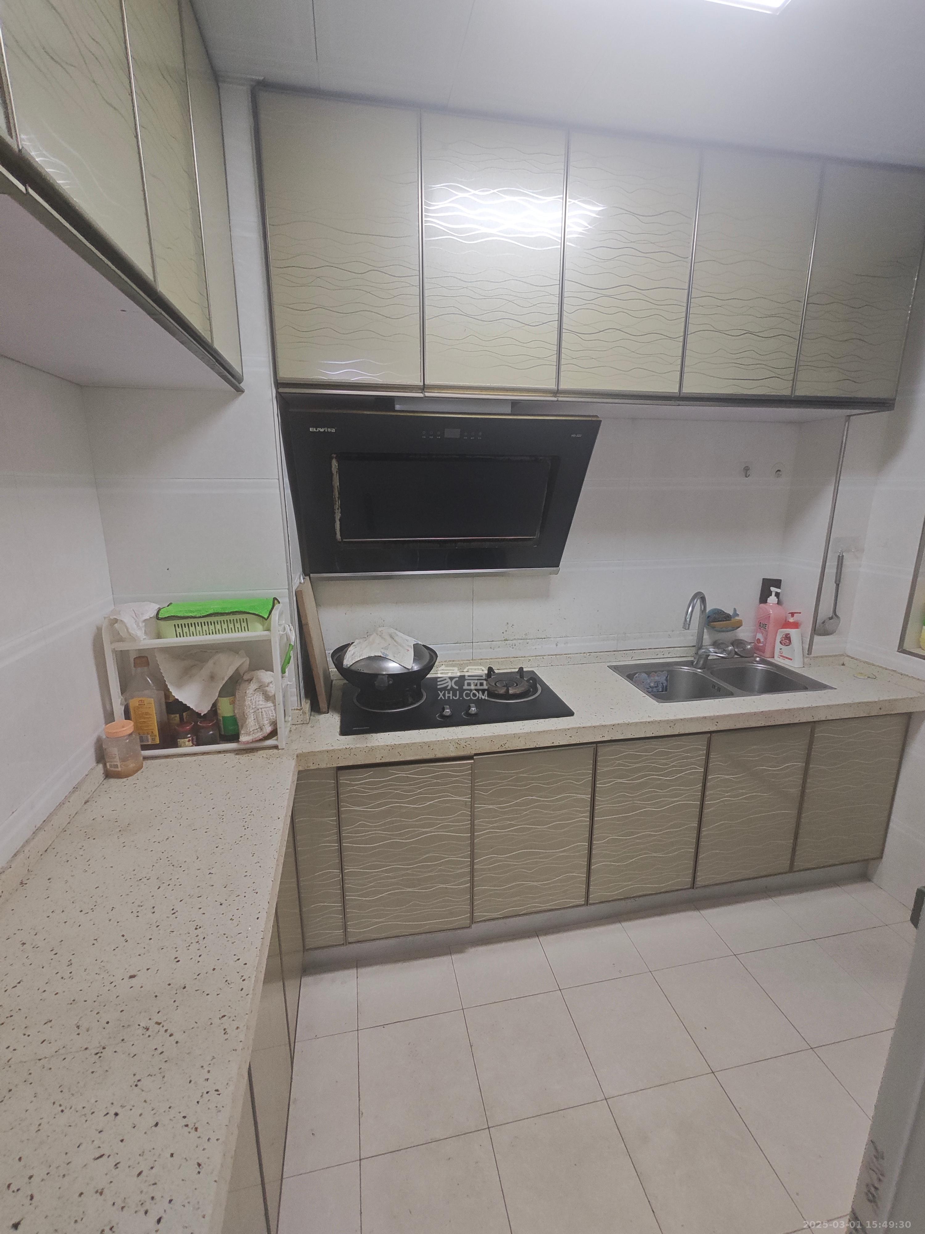 长房南屏锦源 3室2厅2卫 2300.0元/月 长房南屏锦源 3室2厅2卫 2300.0元/月室内图