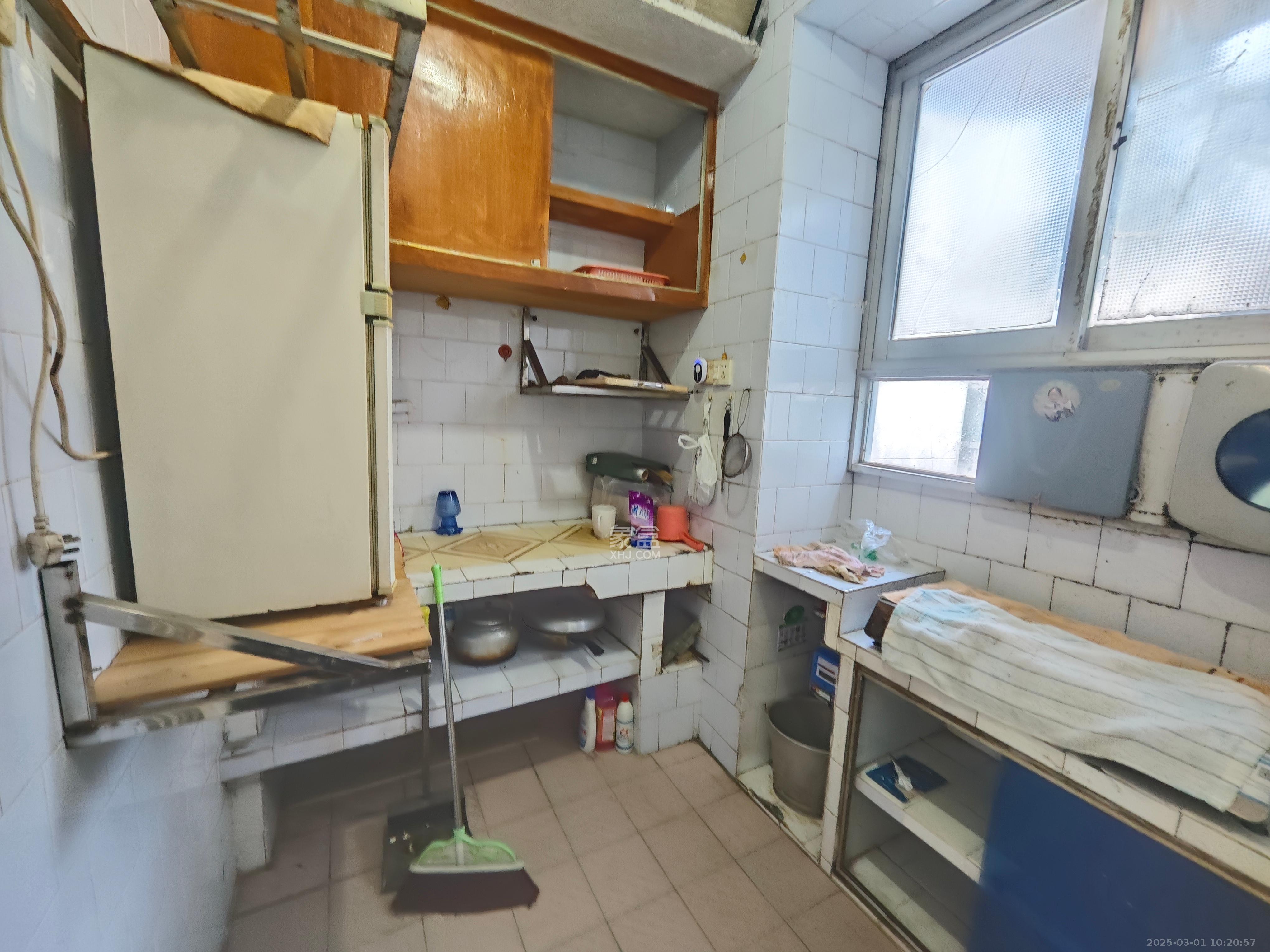 建湘新村  1室1厅1卫    1200.0元/月 建湘新村  1室1厅1卫    1200.0元/月室内图