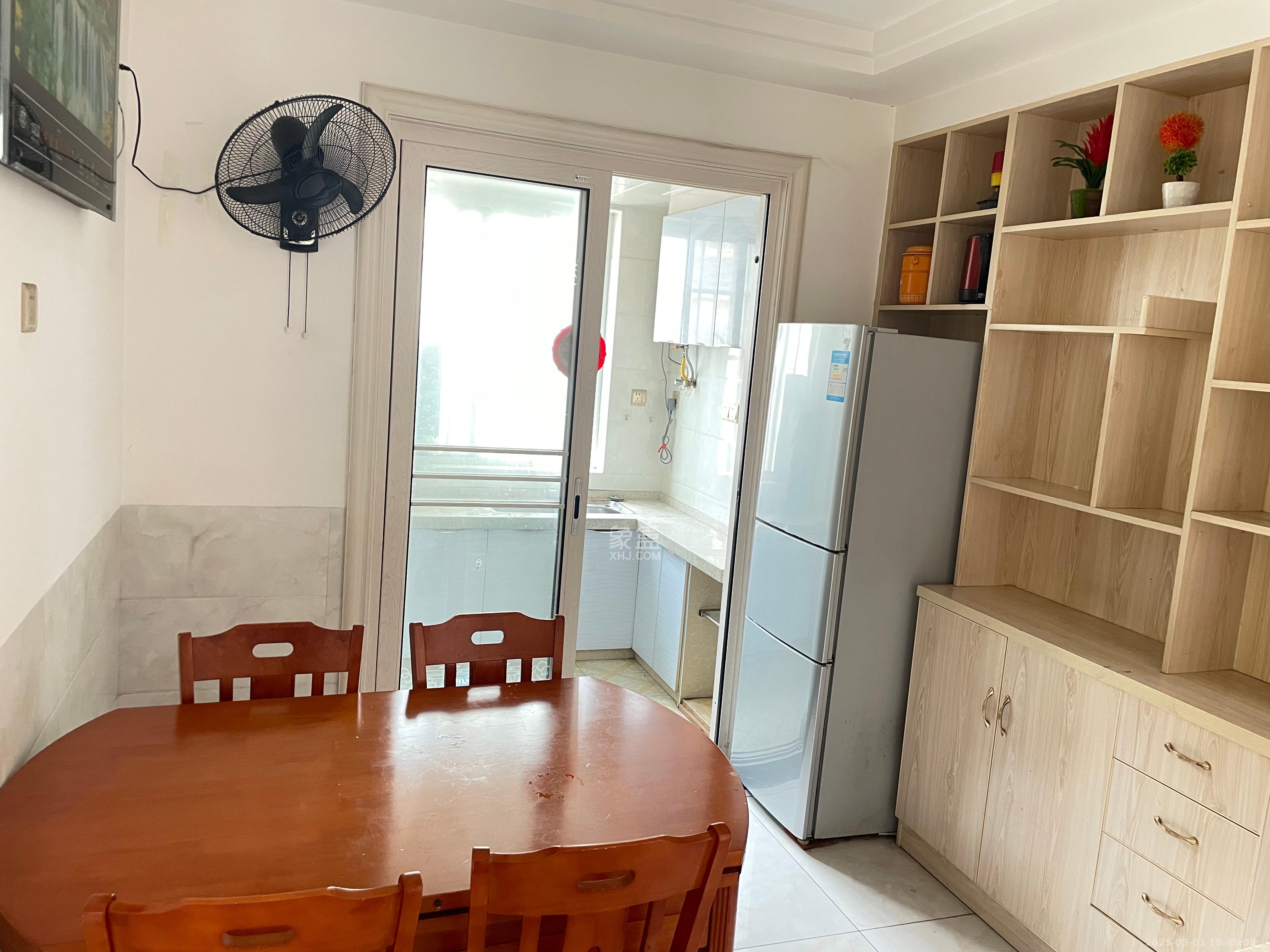 和润园一、二期  3室2厅1卫    2000.0元/月 和润园一、二期  3室2厅1卫    2000.0元/月室内图