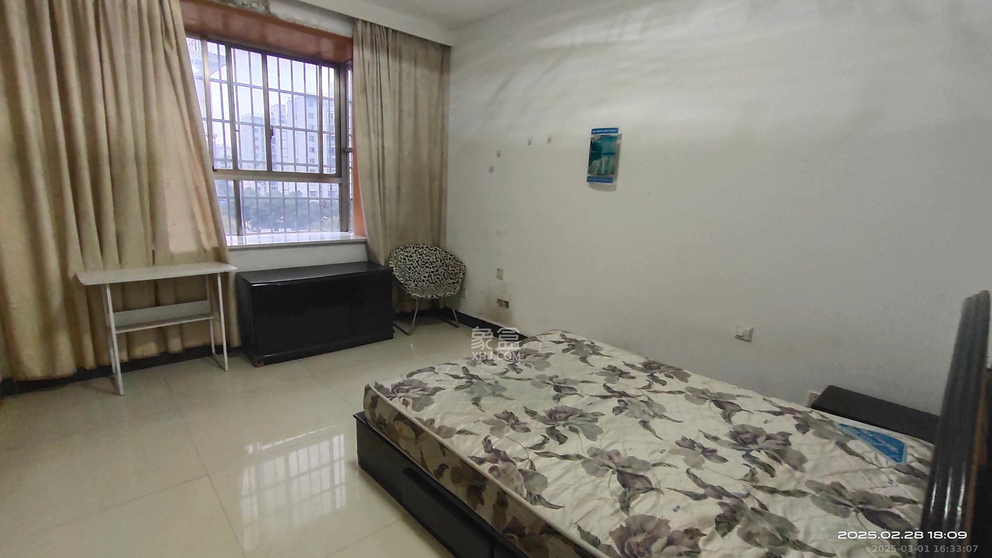 黄鹤小区3片 3室2厅1卫 1800.0元/月 黄鹤小区3片 3室2厅1卫 1800.0元/月室内图