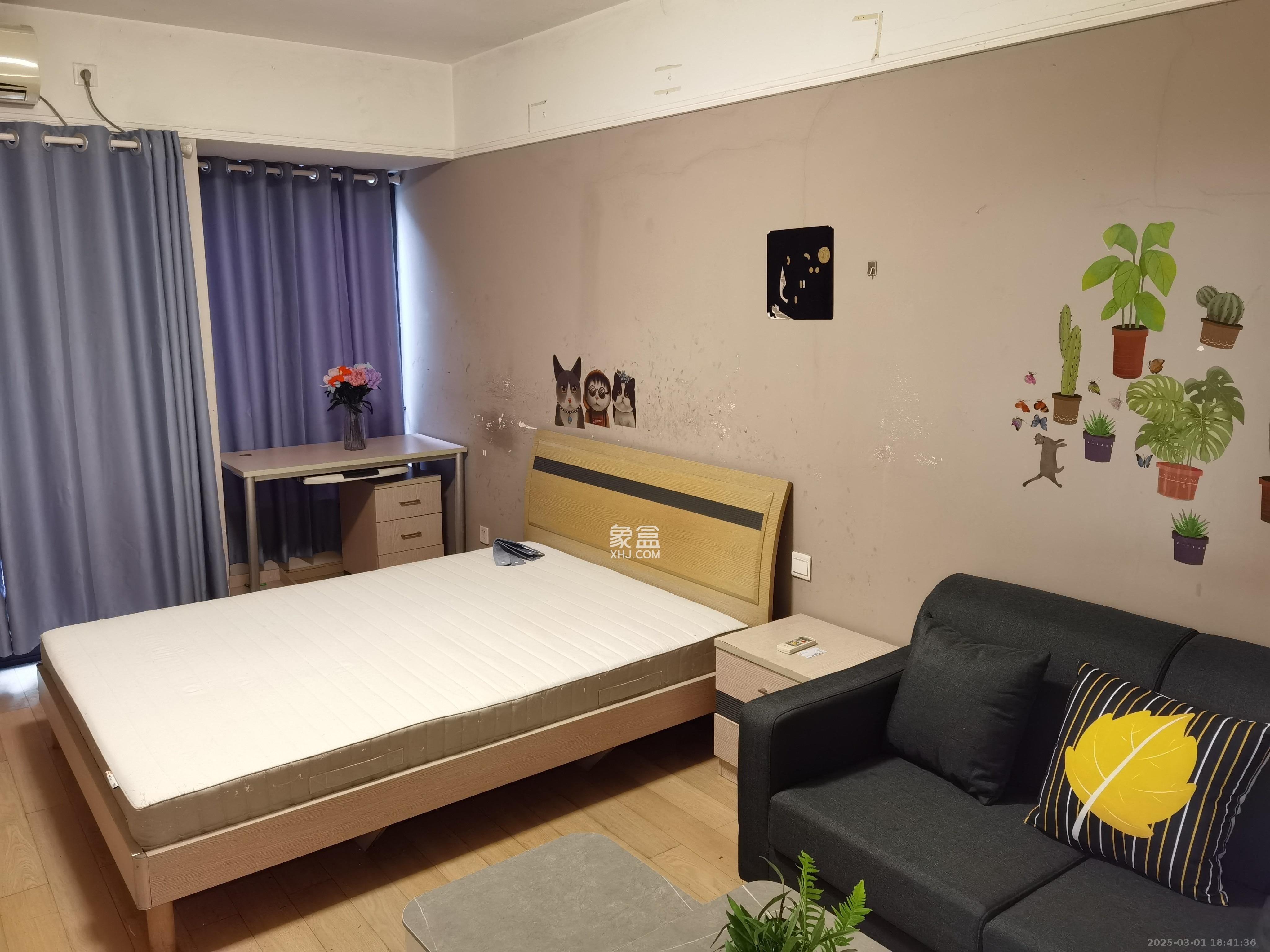 万科金色家园  1室1厅1卫    1300.0元/月 万科金色家园  1室1厅1卫    1300.0元/月