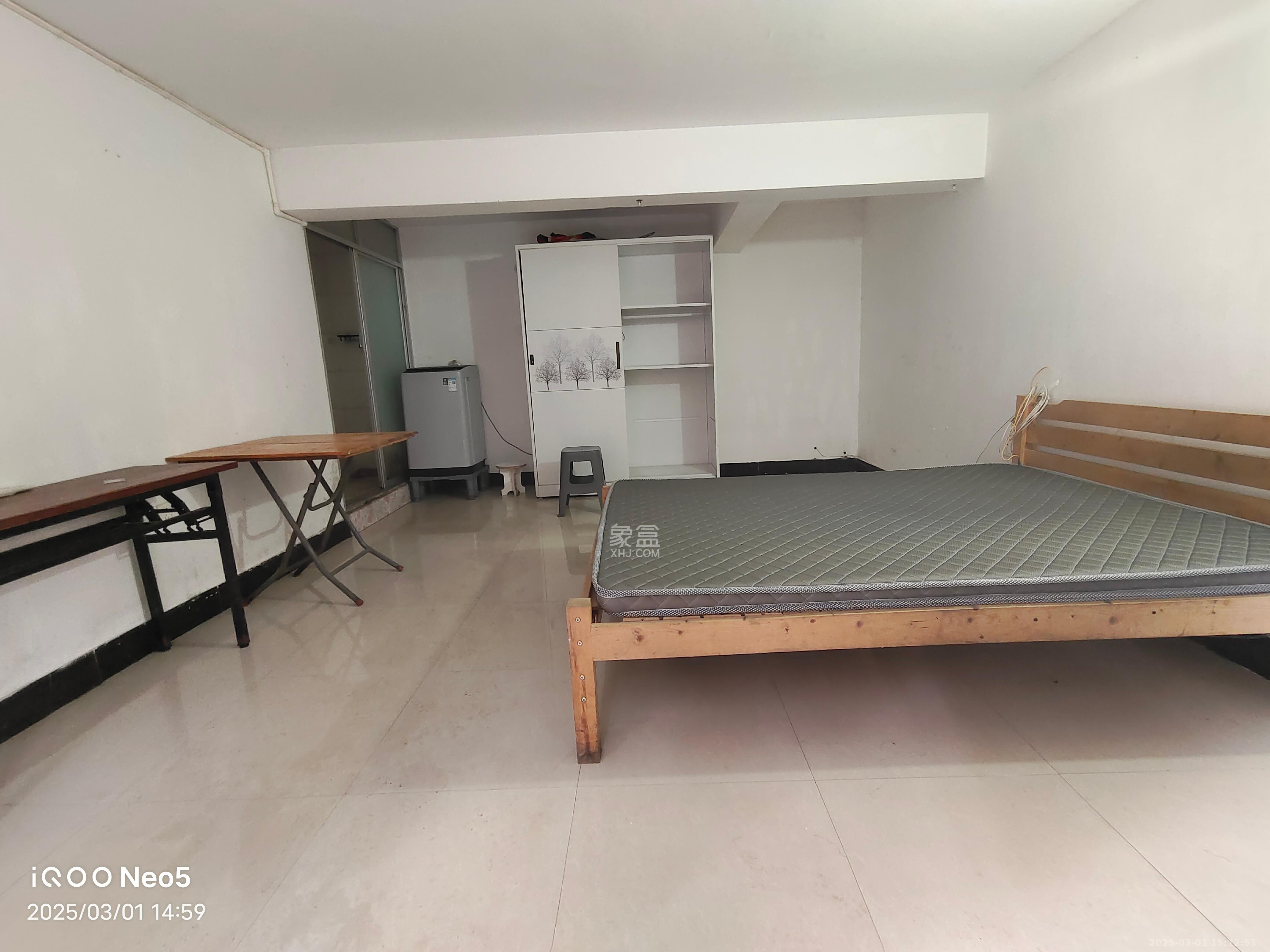 鄱阳小区 1室1厅1卫 700.0元/月 鄱阳小区 1室1厅1卫 700.0元/月室内图