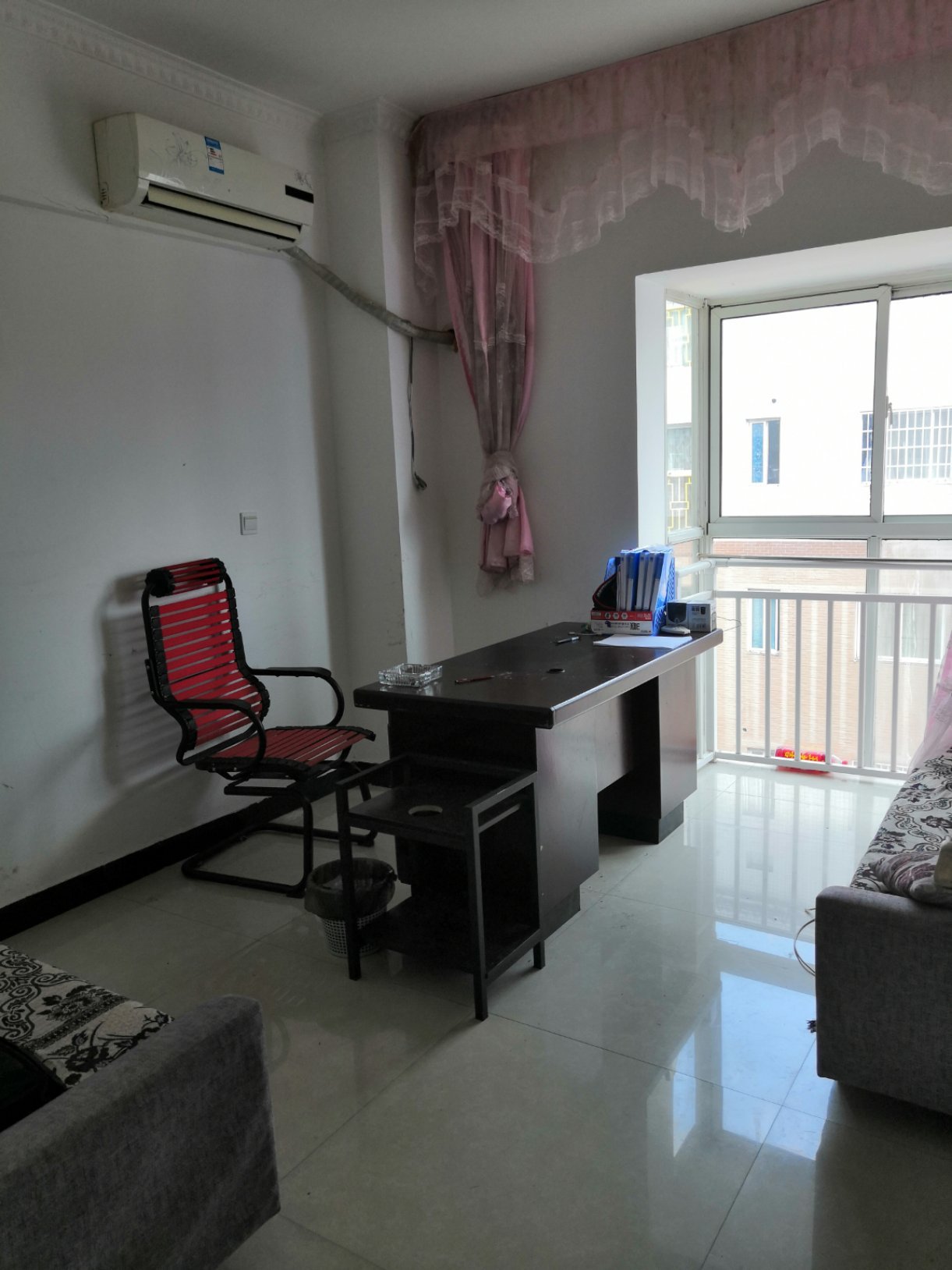 维港十字街  3室2厅2卫    82.8万 维港十字街  3室2厅2卫    82.8万客厅