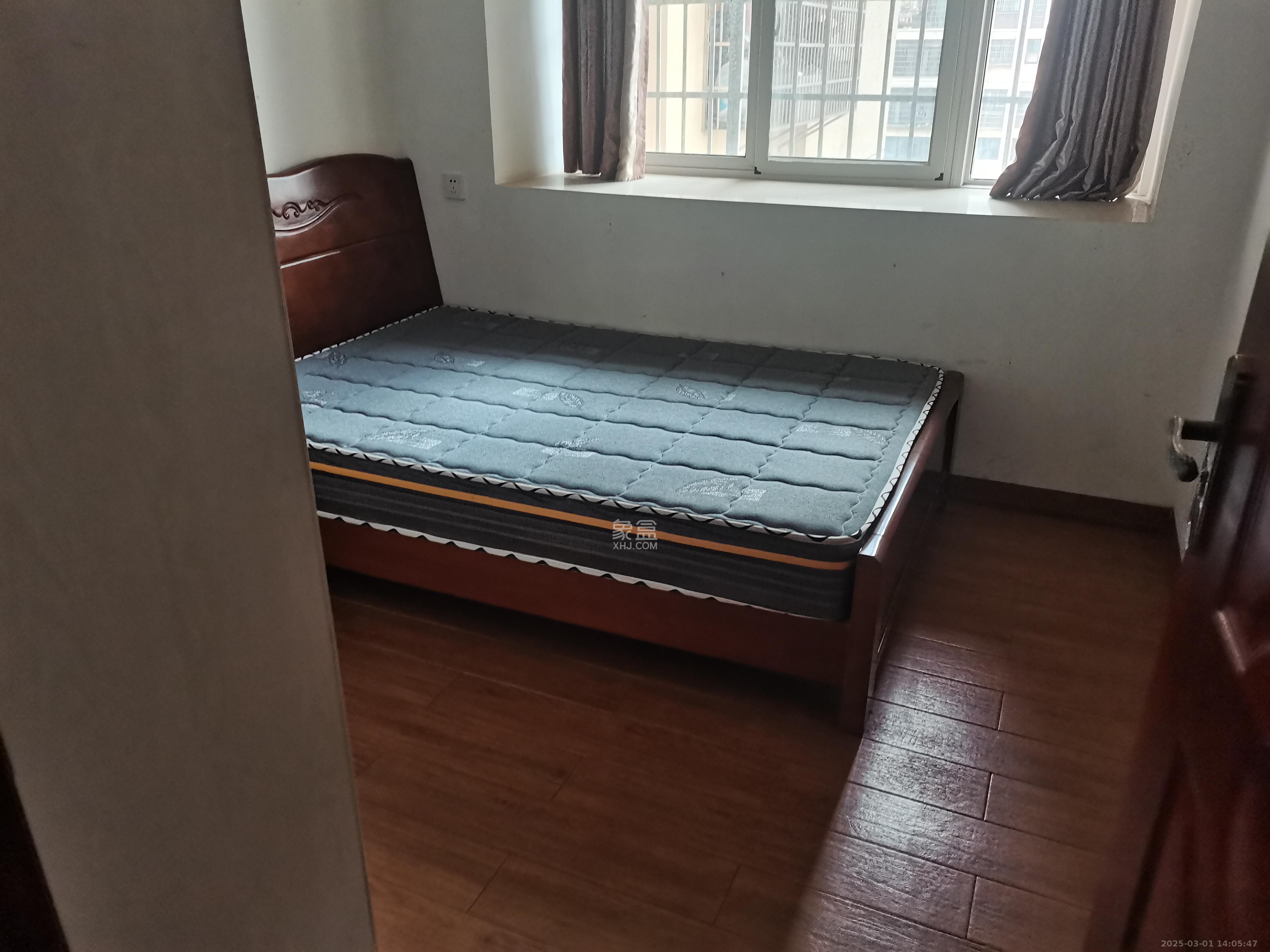 和康园小区  3室1厅2卫   1800.00元/月室内图