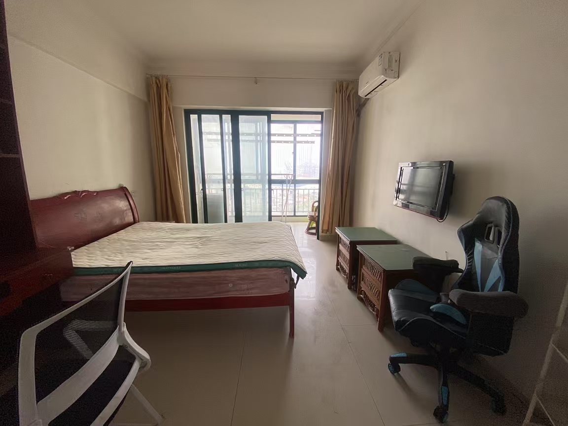 海顿大厦 1室2厅1卫 75.0万 海顿大厦 1室2厅1卫 75.0万客厅