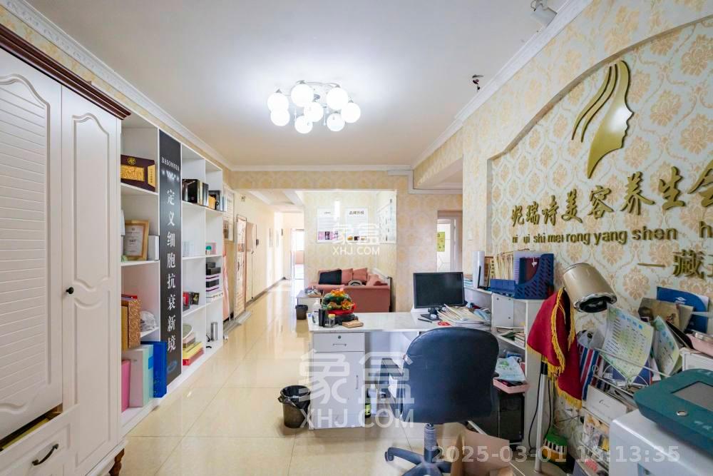 藏珑湖上国际花园 3室2厅2卫 3000.0元/月 藏珑湖上国际花园 3室2厅2卫 3000.0元/月室内图