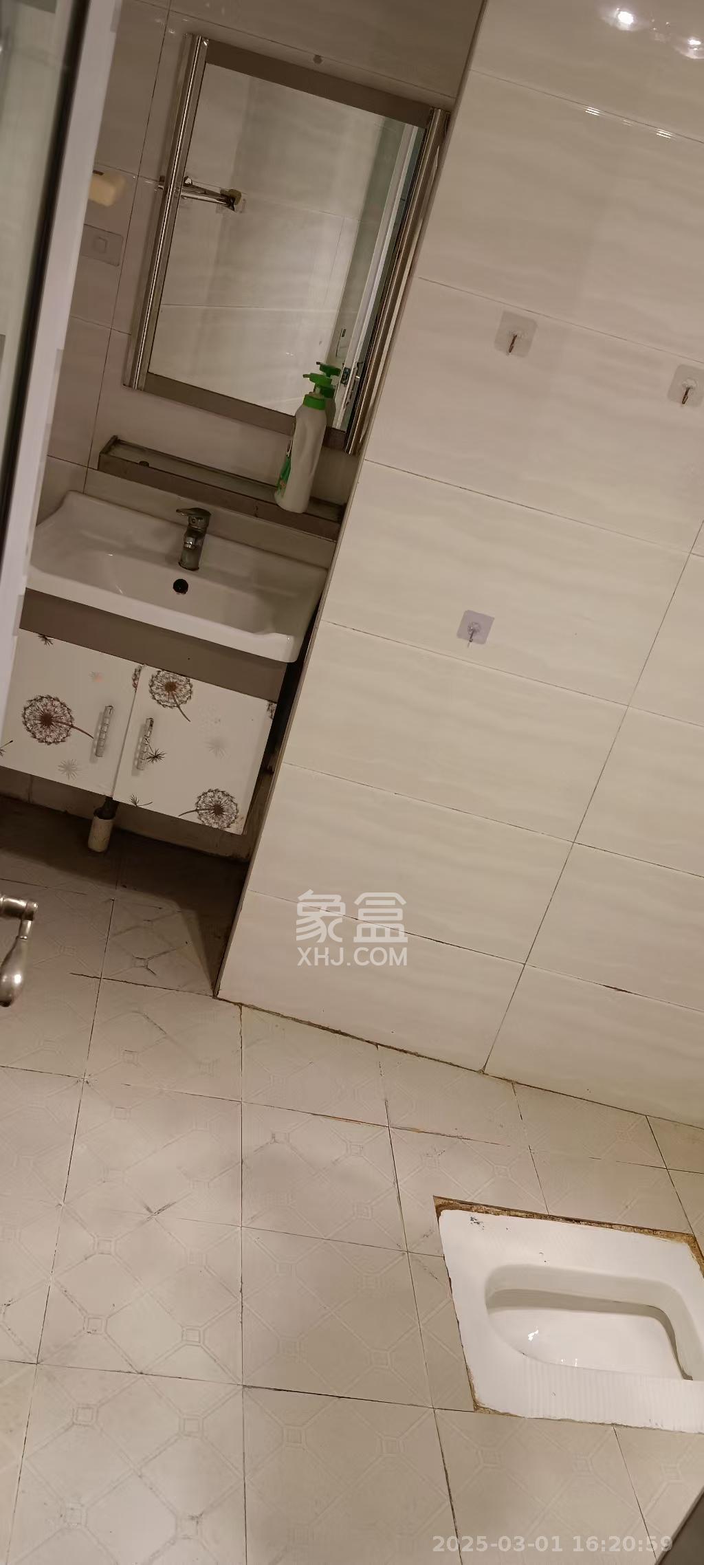 湖韵佳苑  2室1厅1卫   1700.00元/月室内图