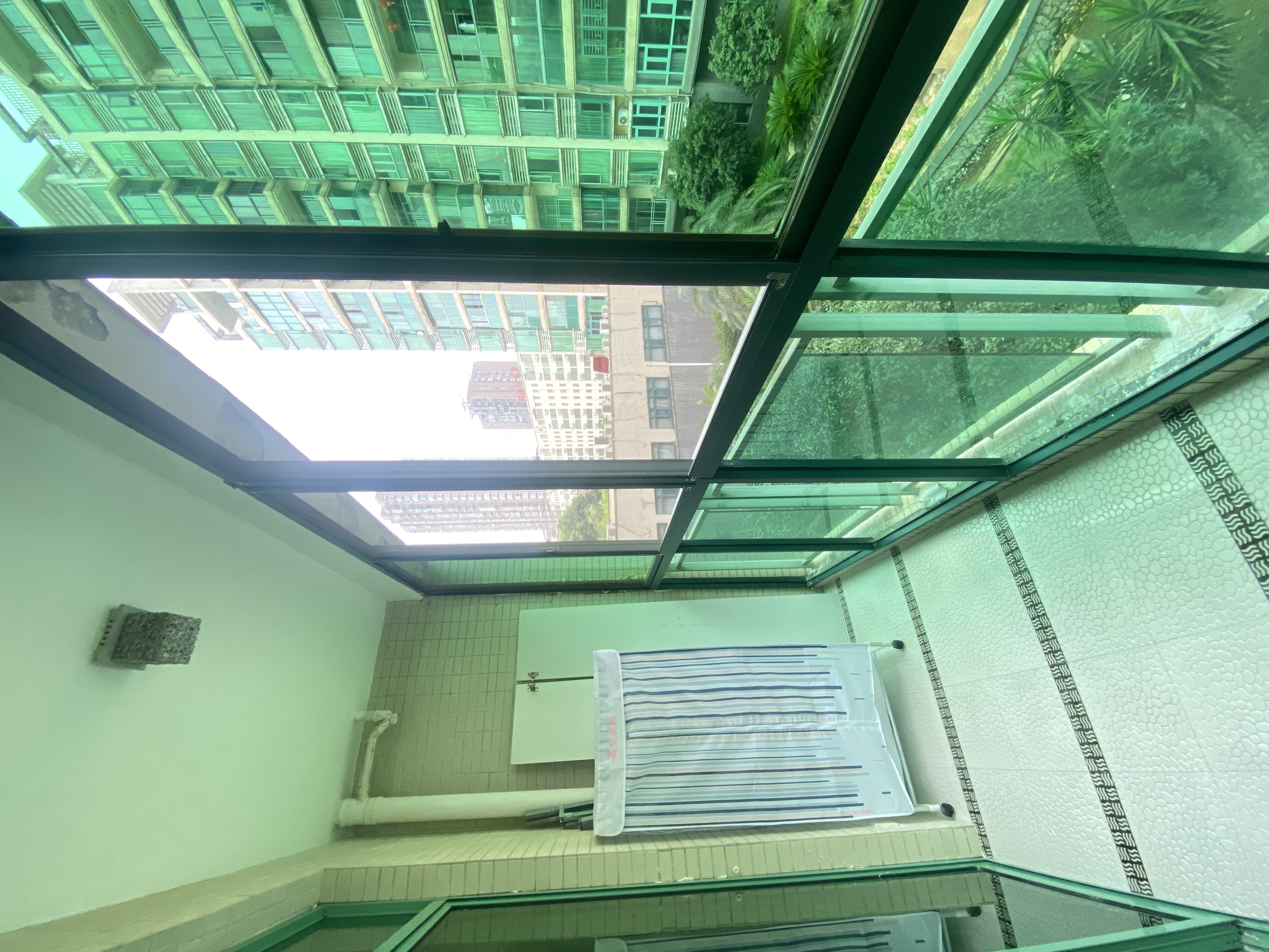 香江城市花园  3室2厅2卫   2500.00元/月室内图