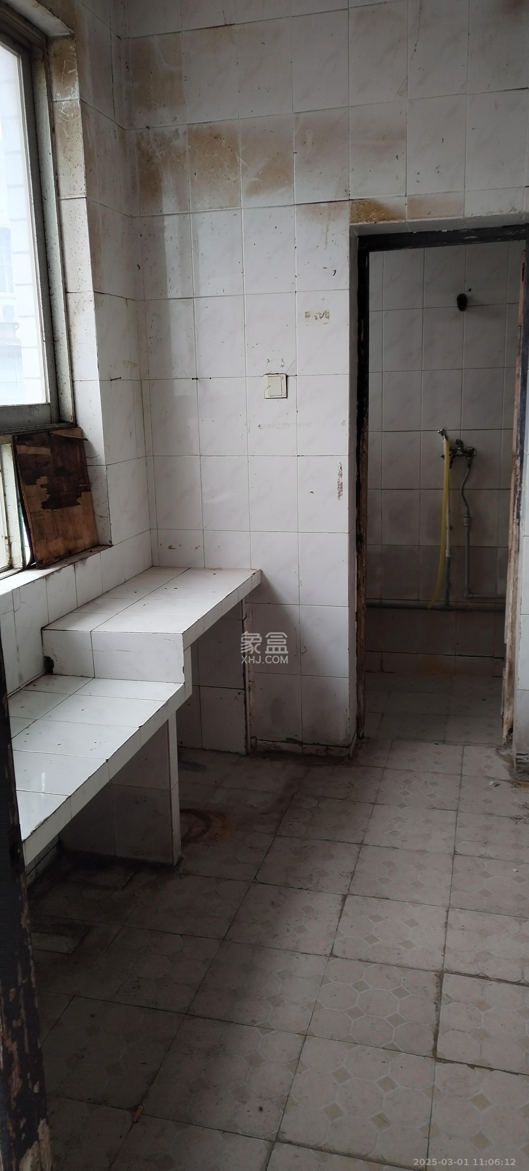 红星糖酒城 8室1厅1卫 1000.0元/月 红星糖酒城 8室1厅1卫 1000.0元/月室内图