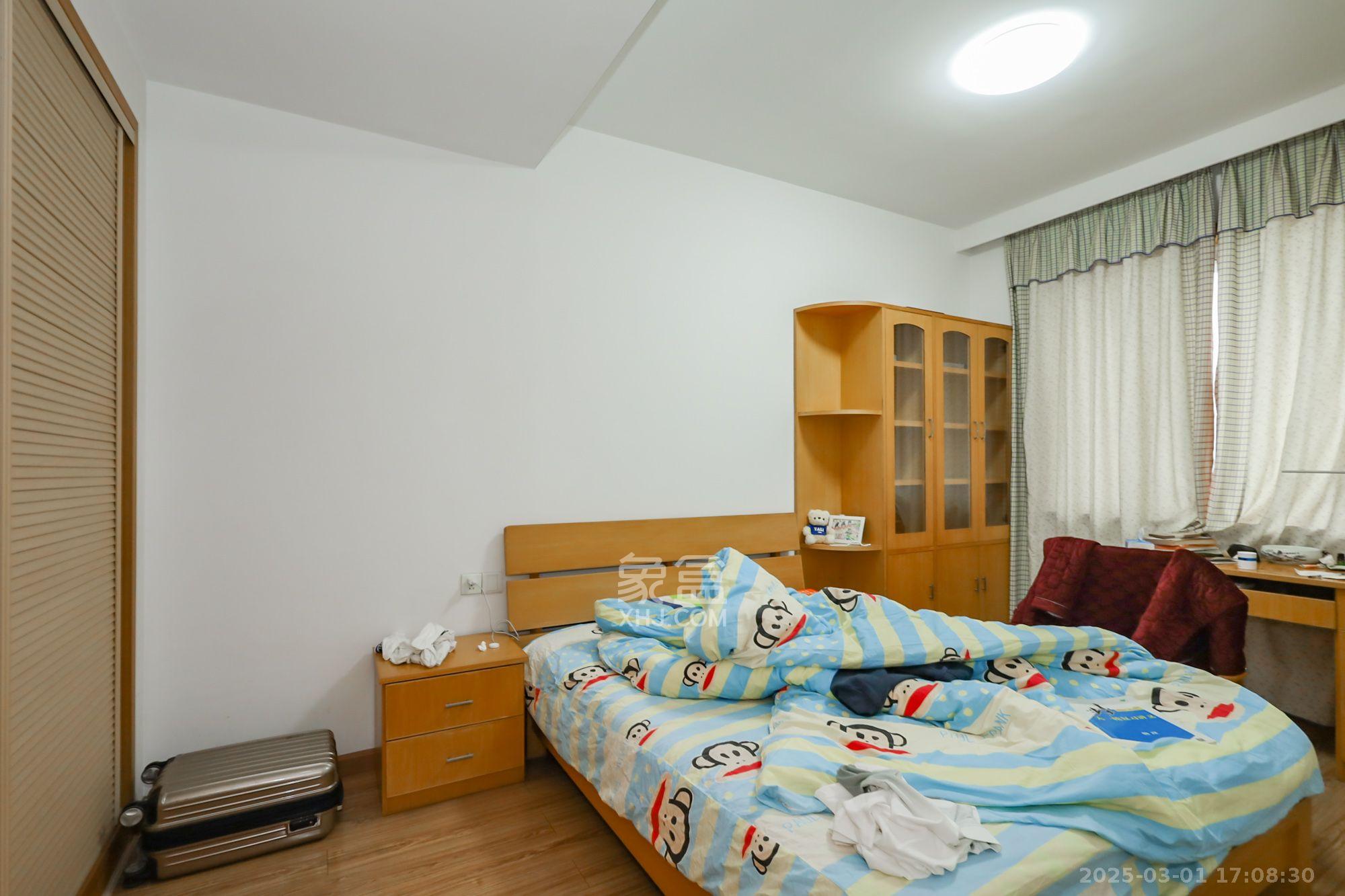 长房西郡 3室2厅1卫 2400.0元/月 长房西郡 3室2厅1卫 2400.0元/月室内图