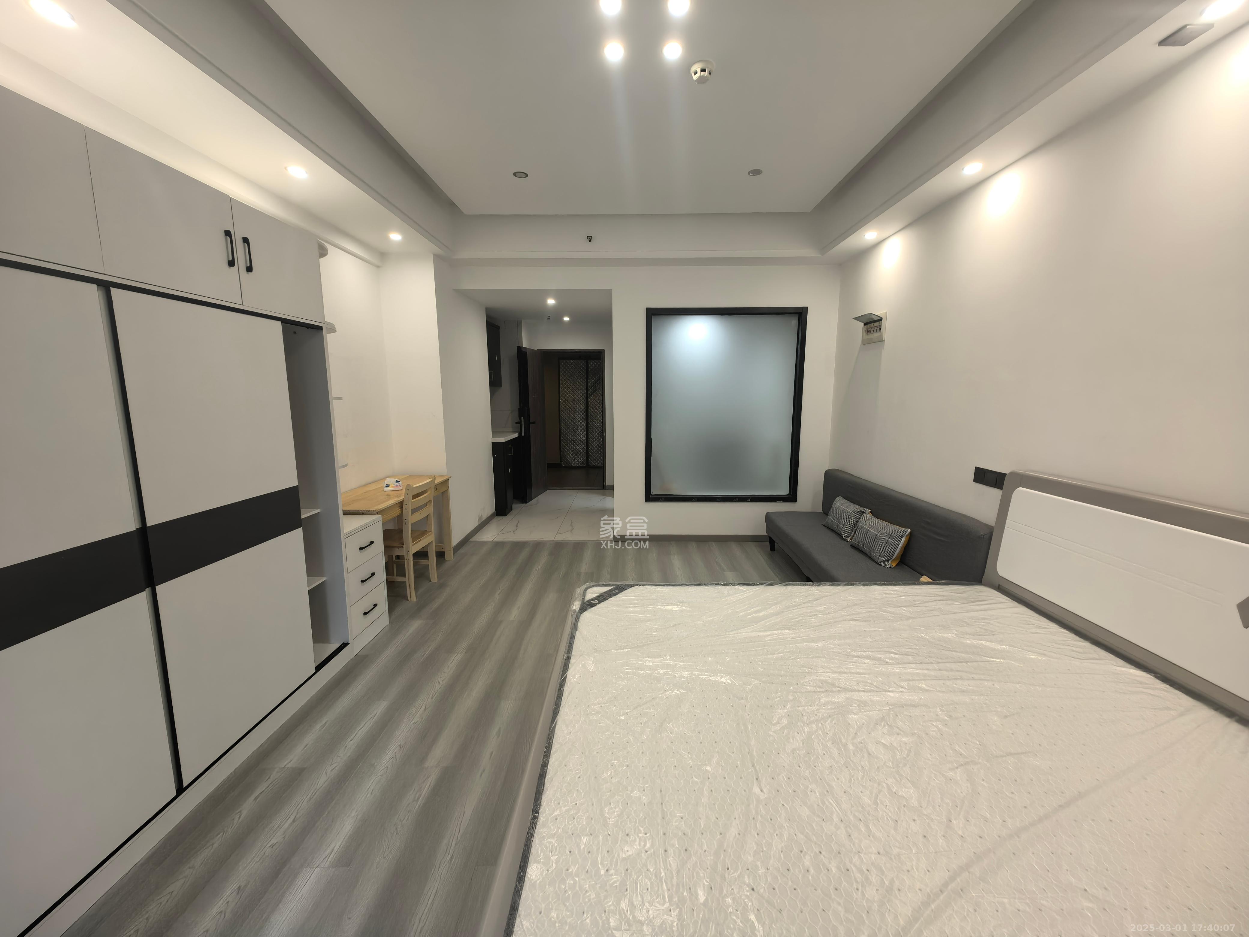 新世界广场 1室1厅1卫 1500.0元/月 新世界广场 1室1厅1卫 1500.0元/月室内图